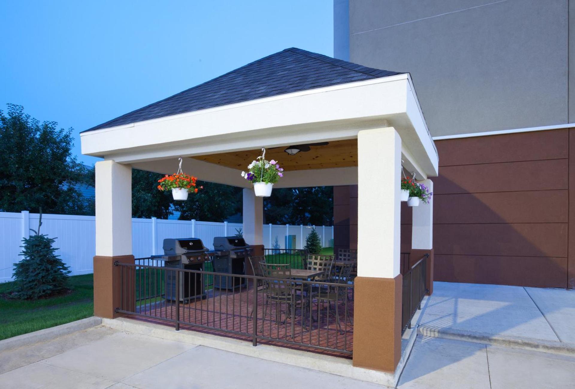 Candlewood Suites Dickinson by IHG photo 11