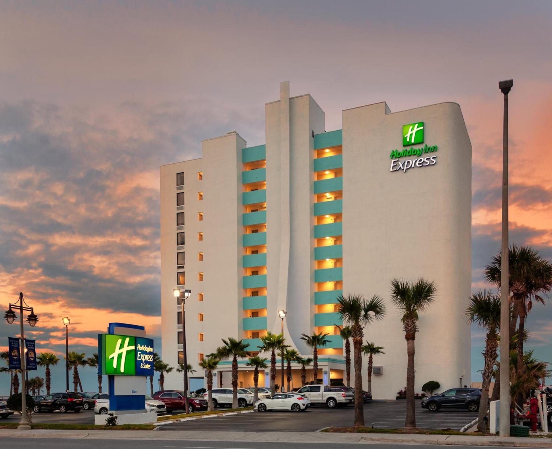 Holiday Inn Express & Suites Oceanfront Daytona Beach Shores by IHG — hotel in Daytona Beach