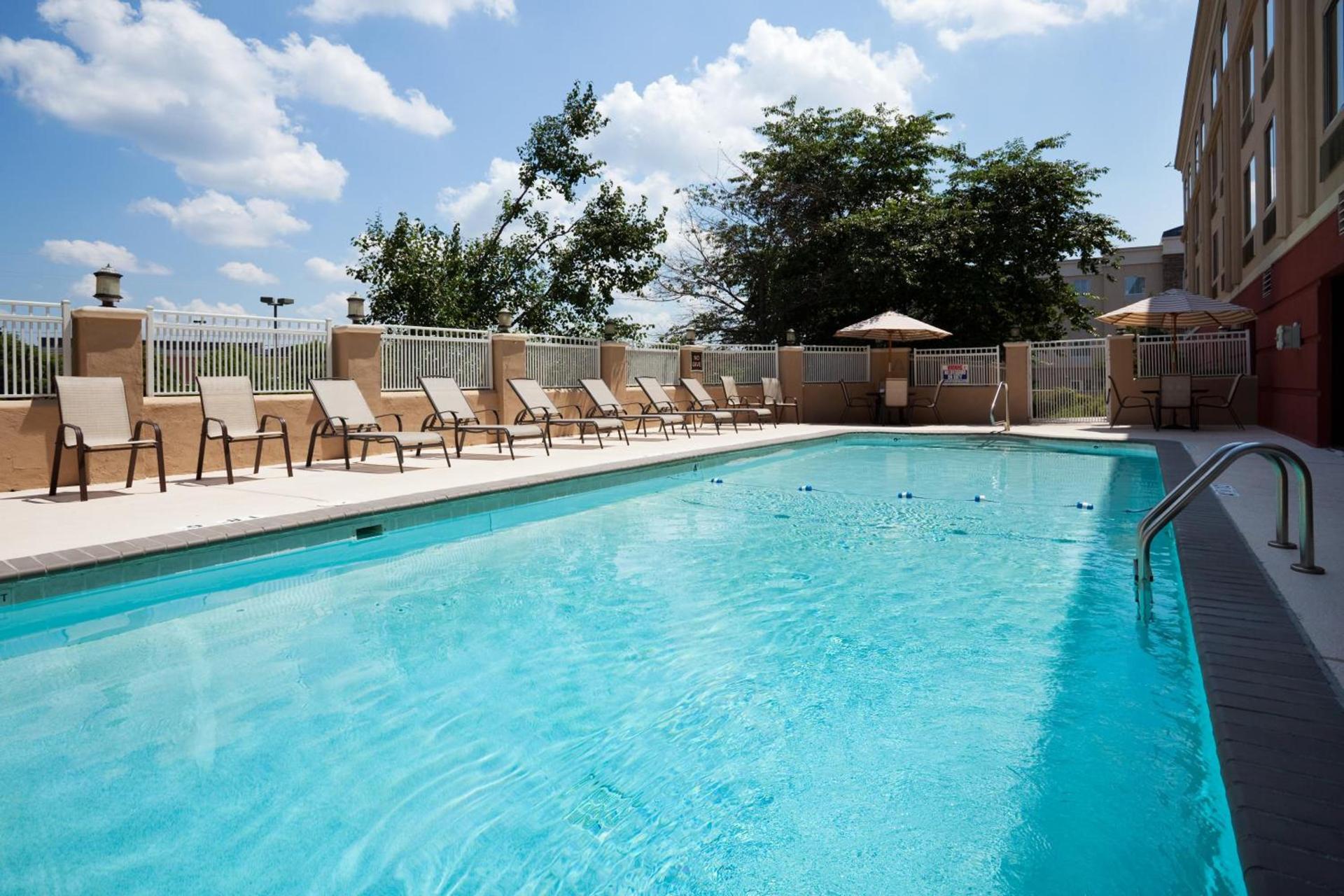 Garner Hotel Murfreesboro West by IHG photo 2