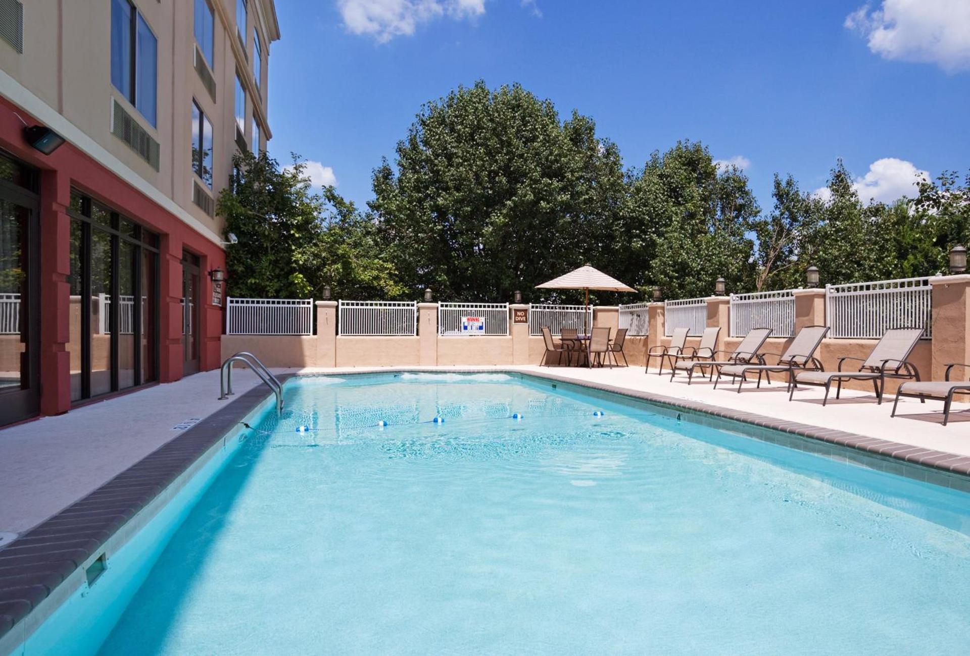 Garner Hotel Murfreesboro West by IHG photo 3