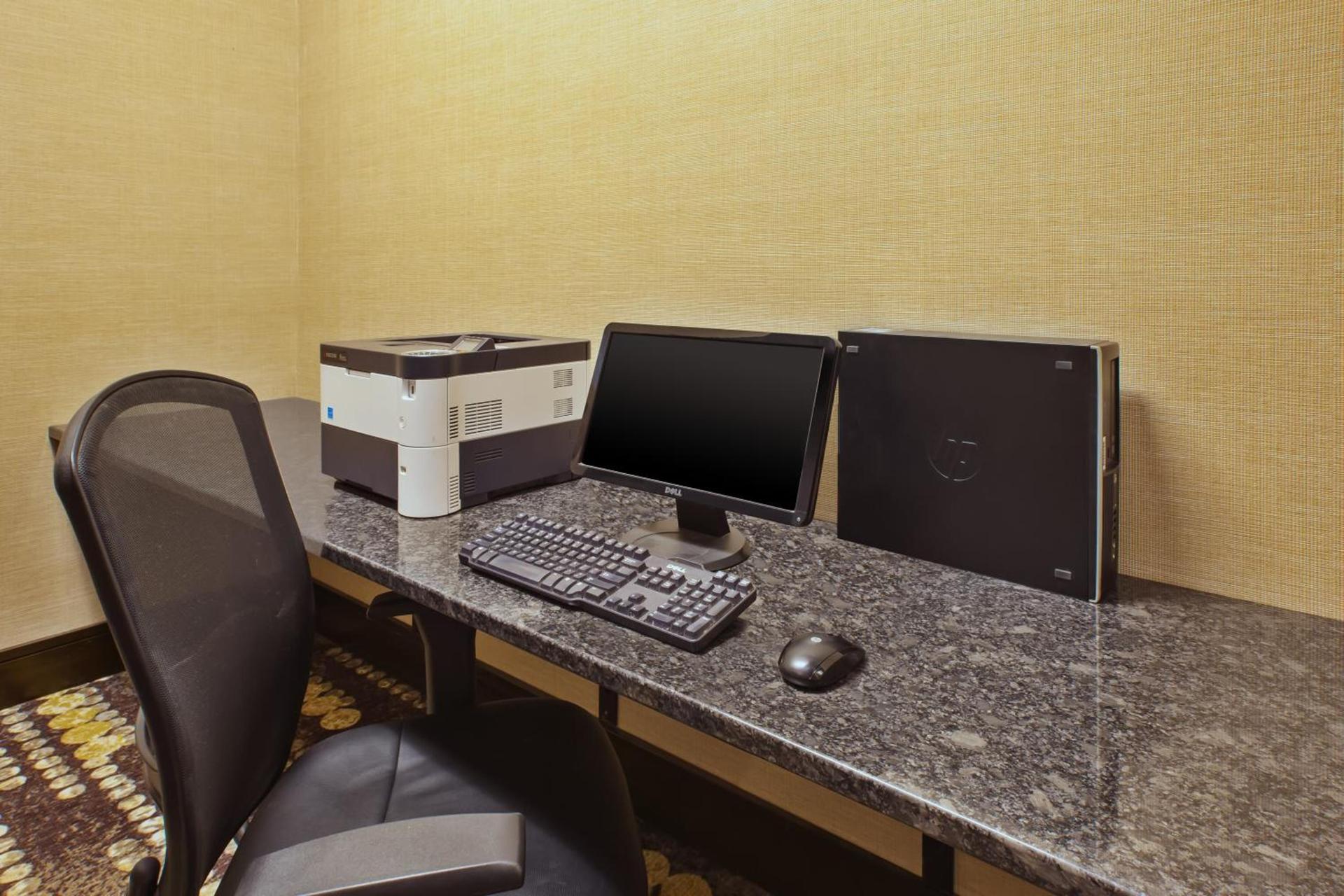 DoubleTree by Hilton Rapid City Downtown Convention Center photo 11