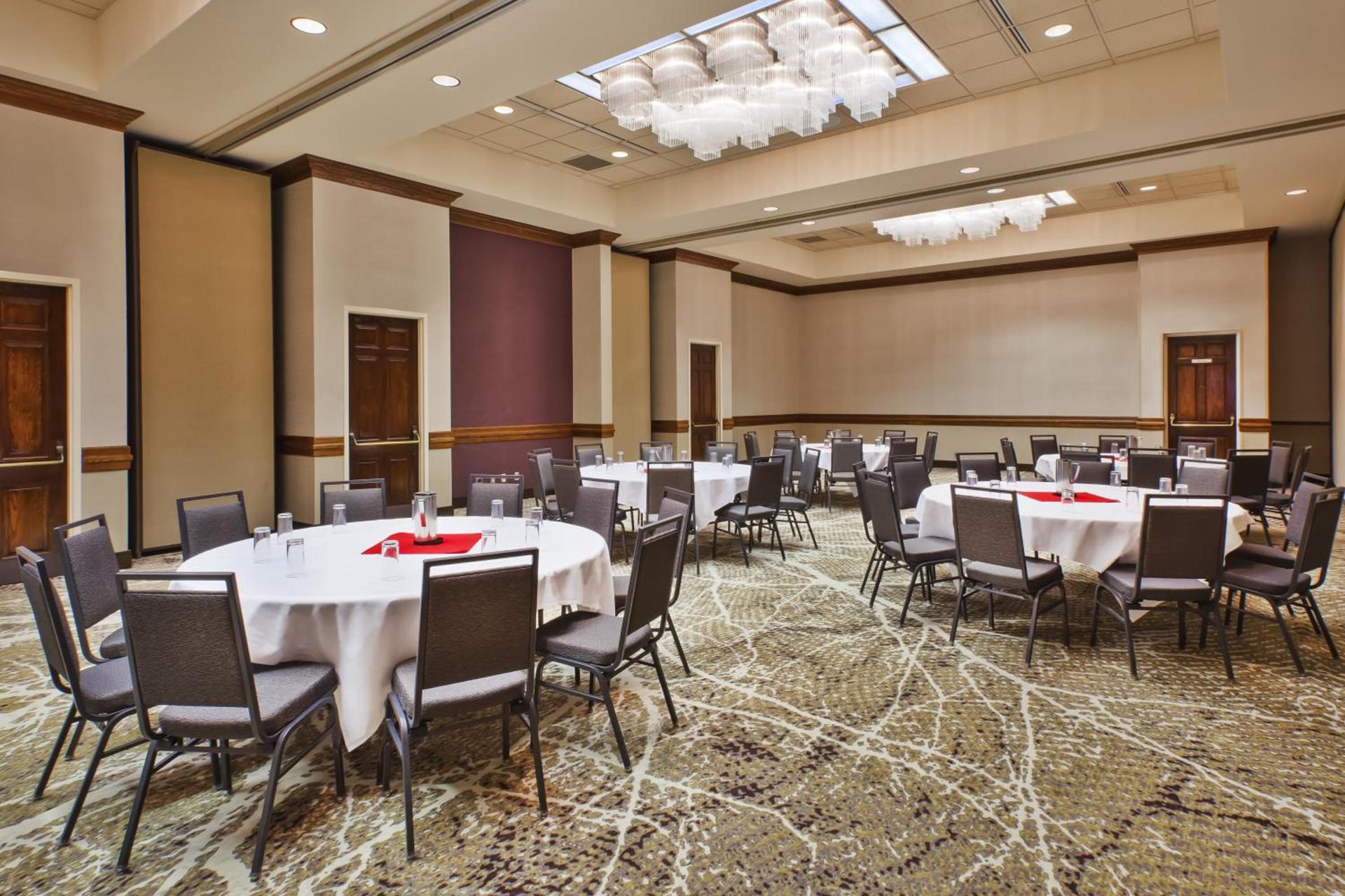 DoubleTree by Hilton Rapid City Downtown Convention Center photo 36
