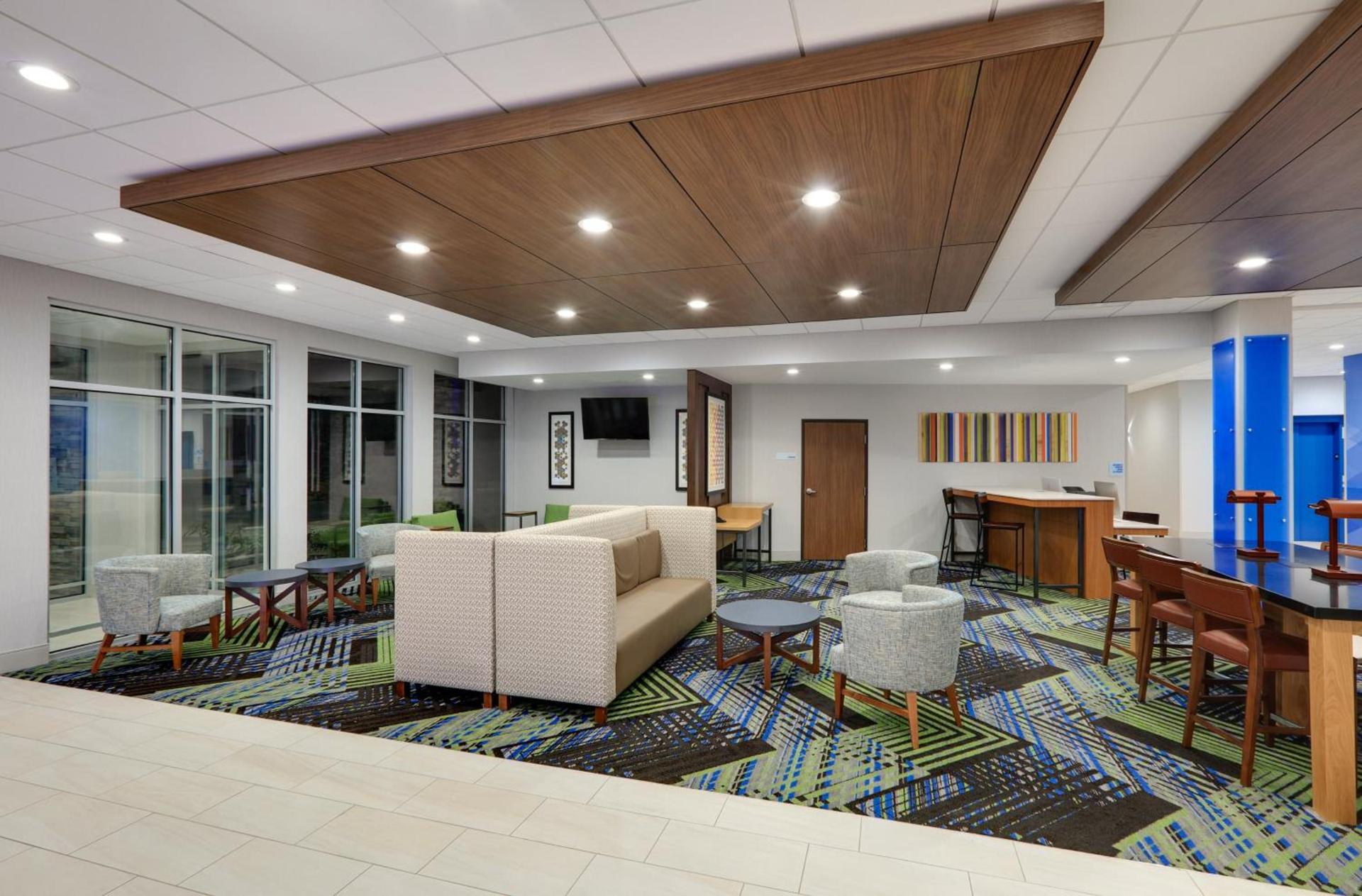 Holiday Inn Express & Suites - Dallas NW HWY - Love Field by IHG photo 8