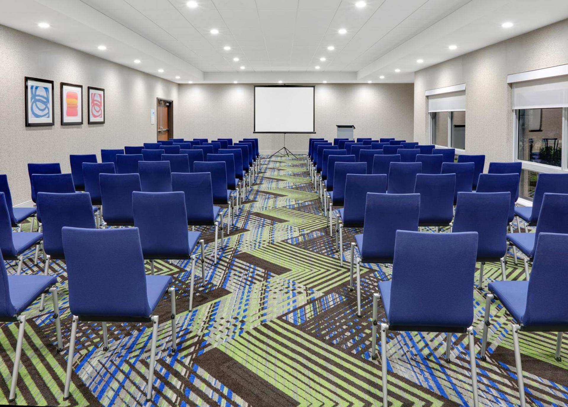Holiday Inn Express & Suites - Dallas NW HWY - Love Field by IHG photo 11