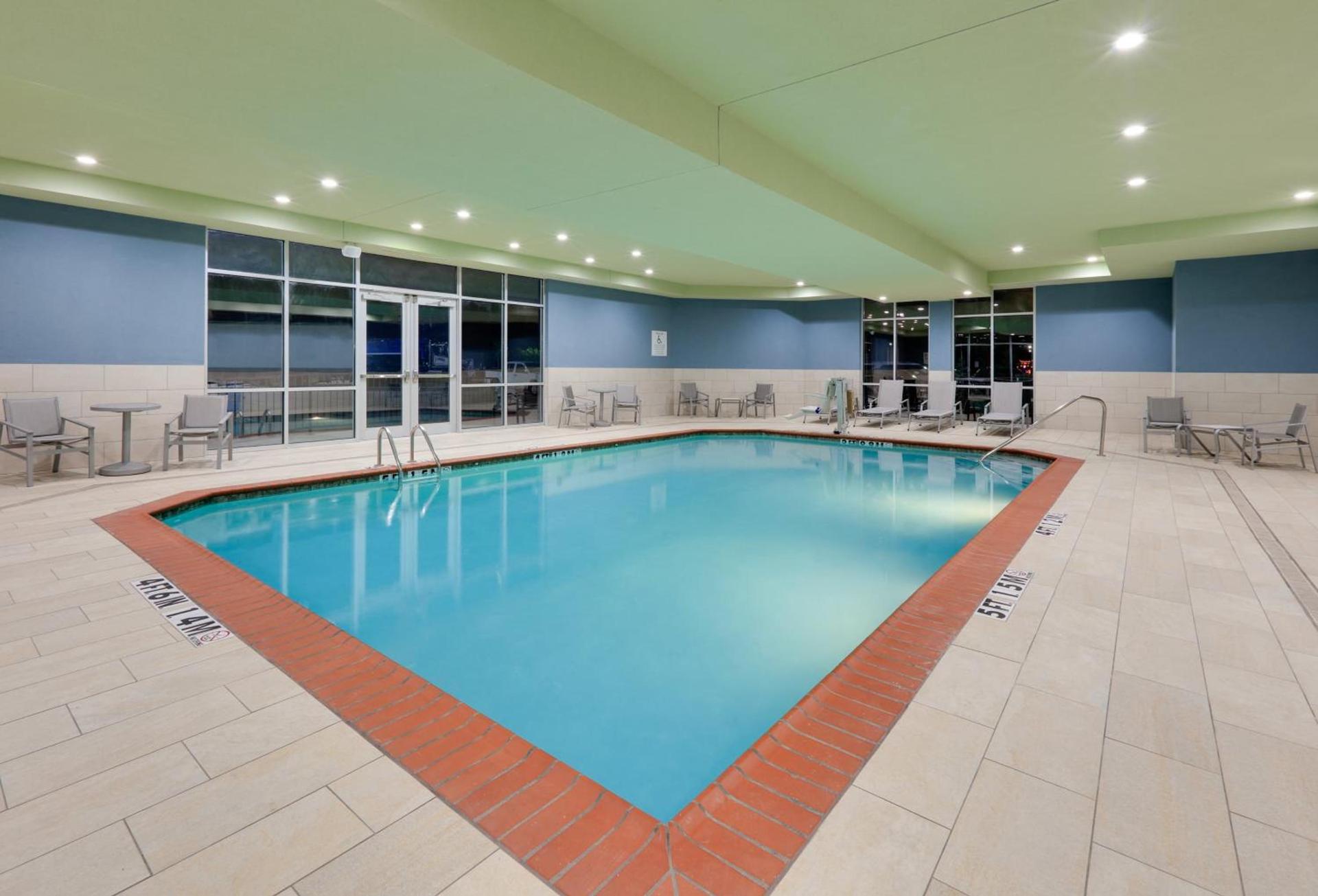 Holiday Inn Express & Suites - Dallas NW HWY - Love Field by IHG photo 18