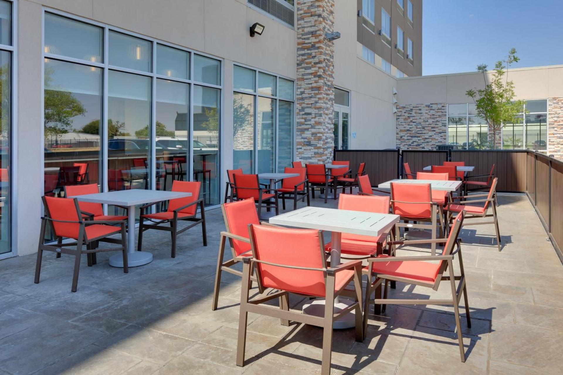 Holiday Inn Express & Suites - Dallas NW HWY - Love Field by IHG photo 7