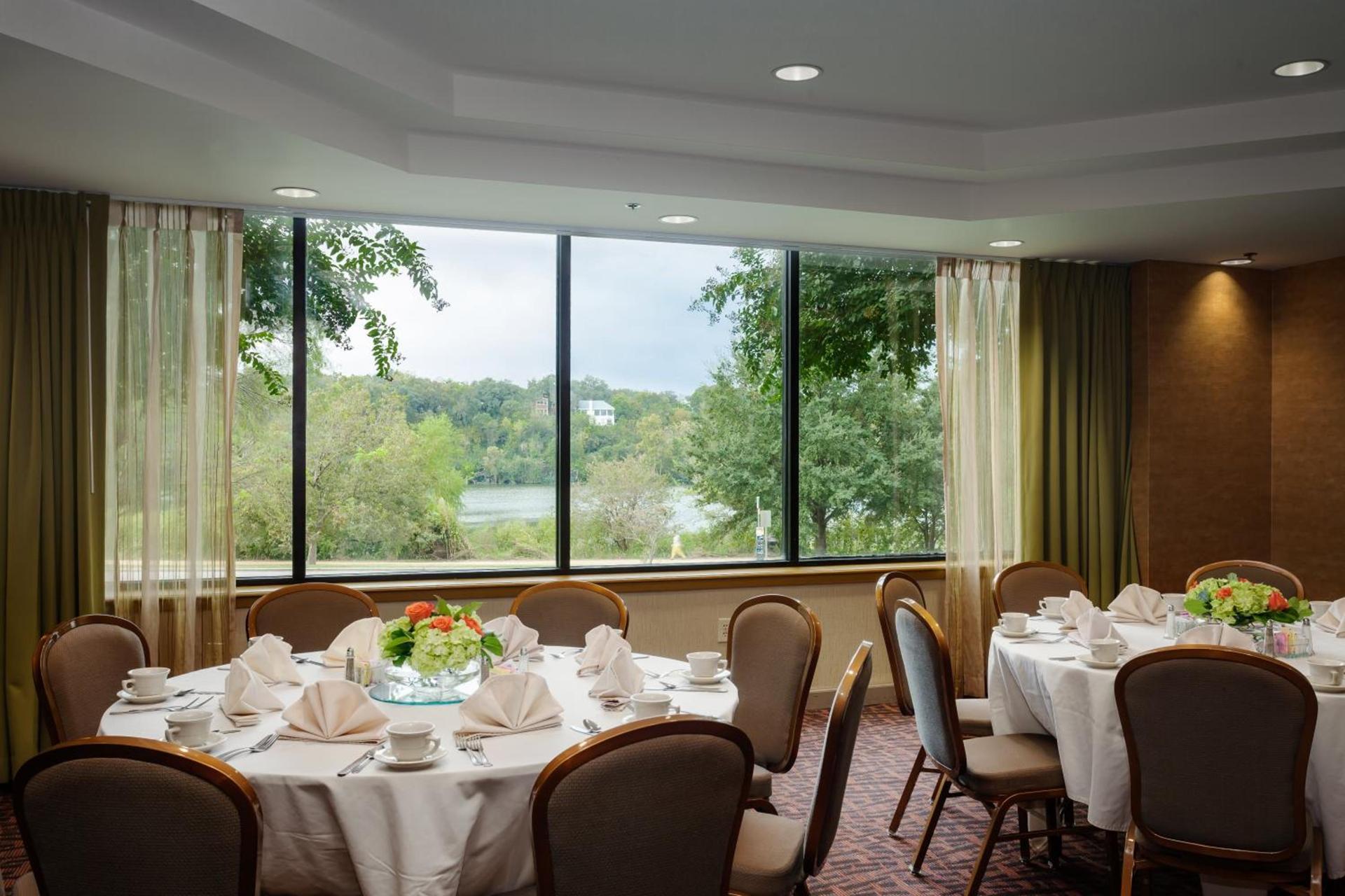 Holiday Inn Austin -Town Lake by IHG photo 4