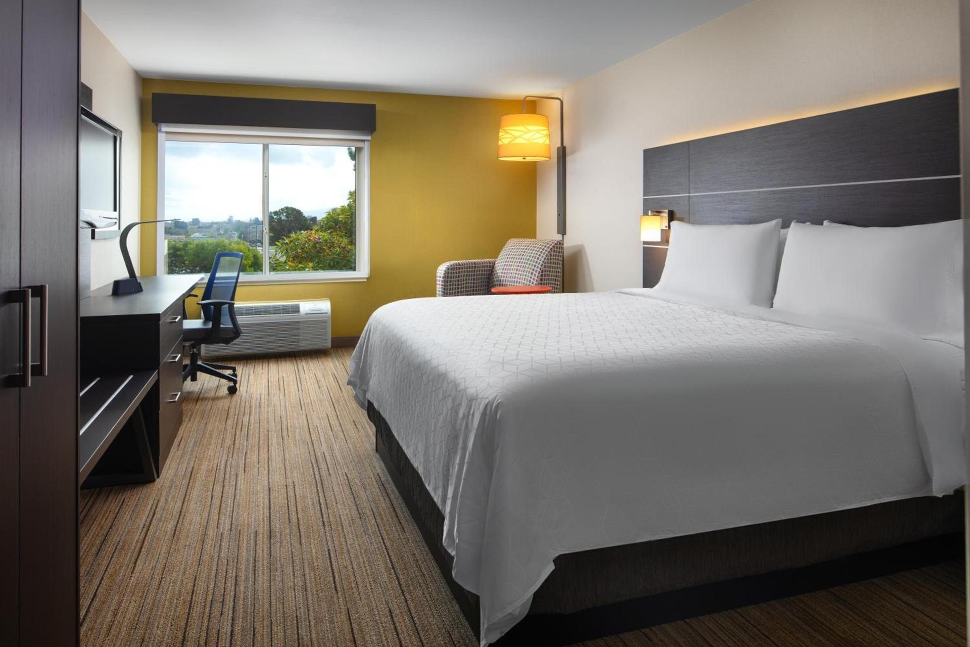 Holiday Inn Express Hotel & Suites Belmont by IHG photo 27