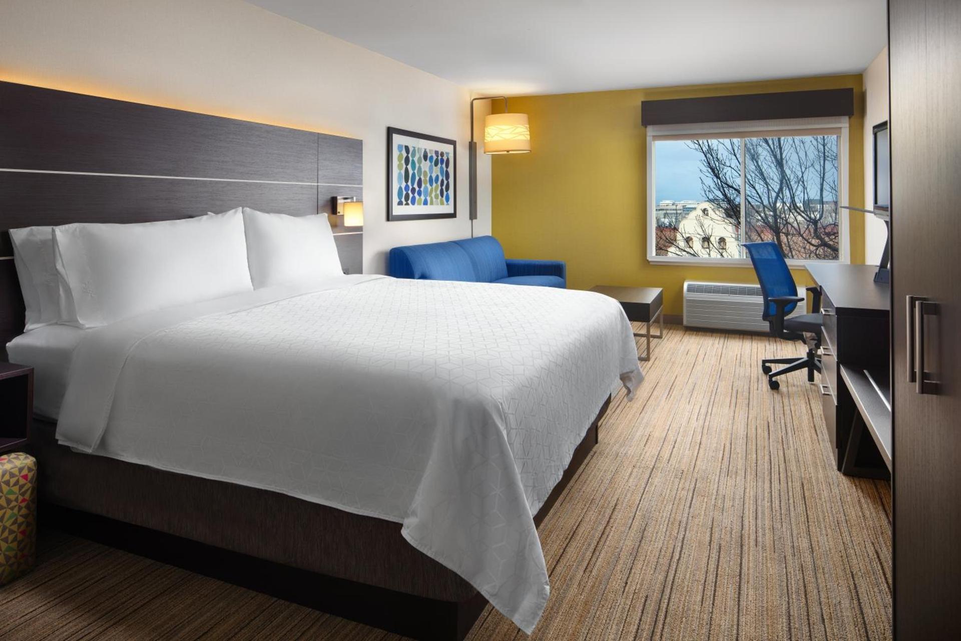 Holiday Inn Express Hotel & Suites Belmont by IHG photo 31