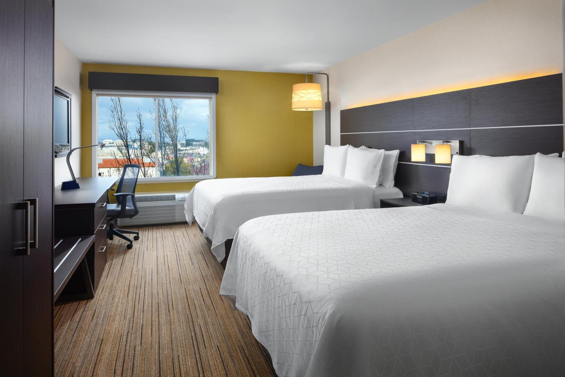 Holiday Inn Express Hotel & Suites Belmont by IHG photo 26