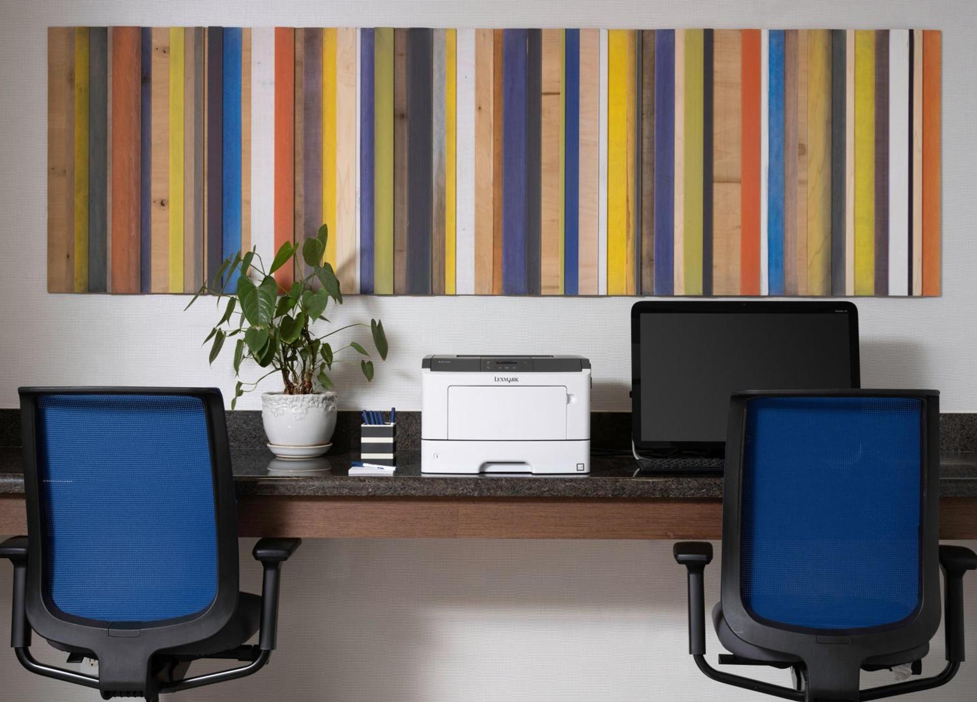 Holiday Inn Express Hotel & Suites Belmont by IHG photo 8