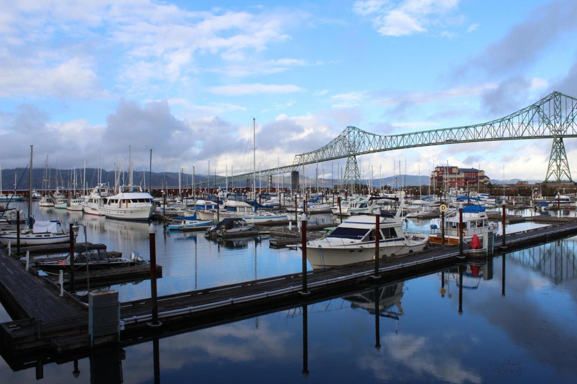 Astoria Riverwalk Inn photo 26