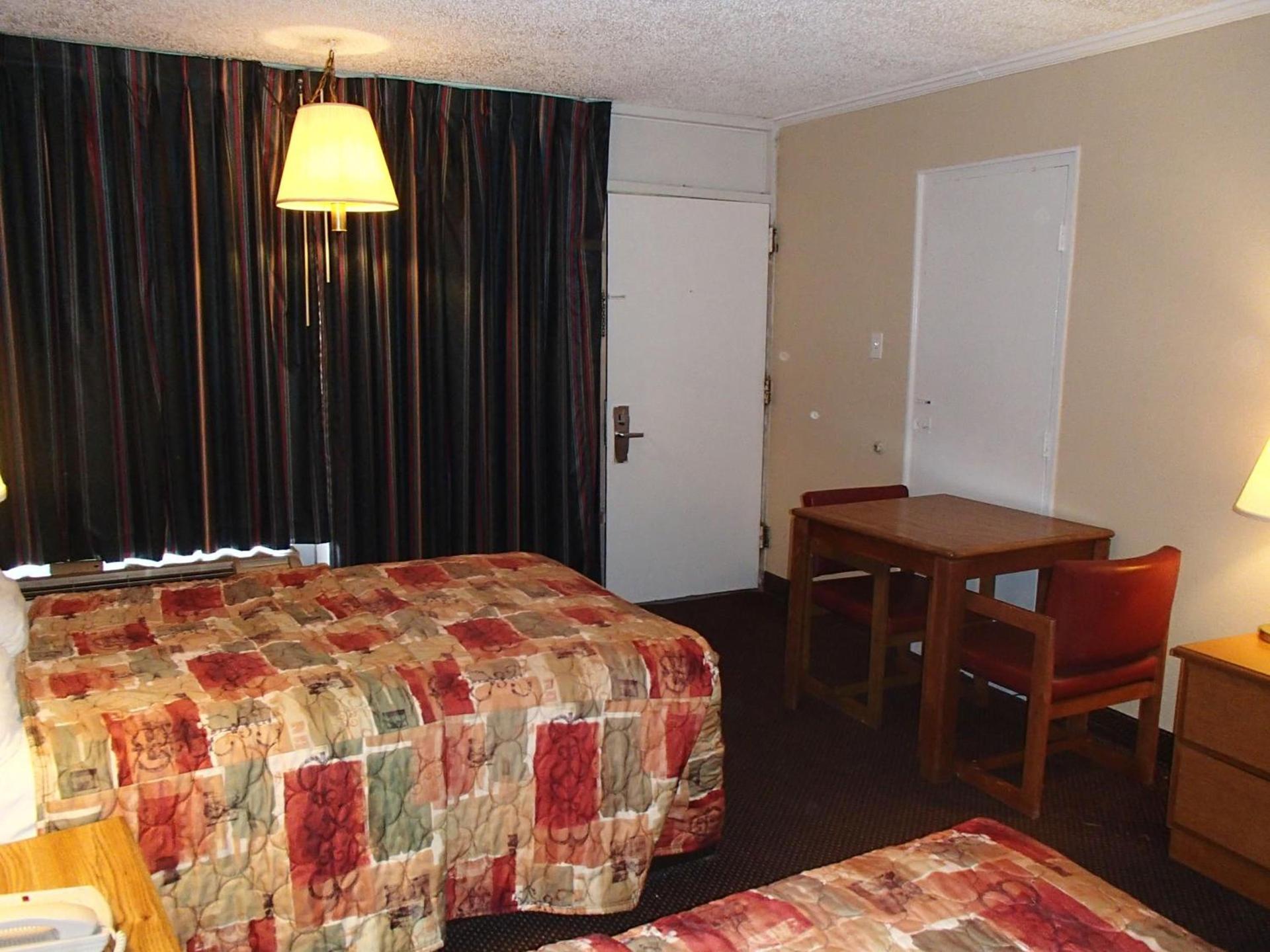 Sunrise Inn Lake Charles photo 12