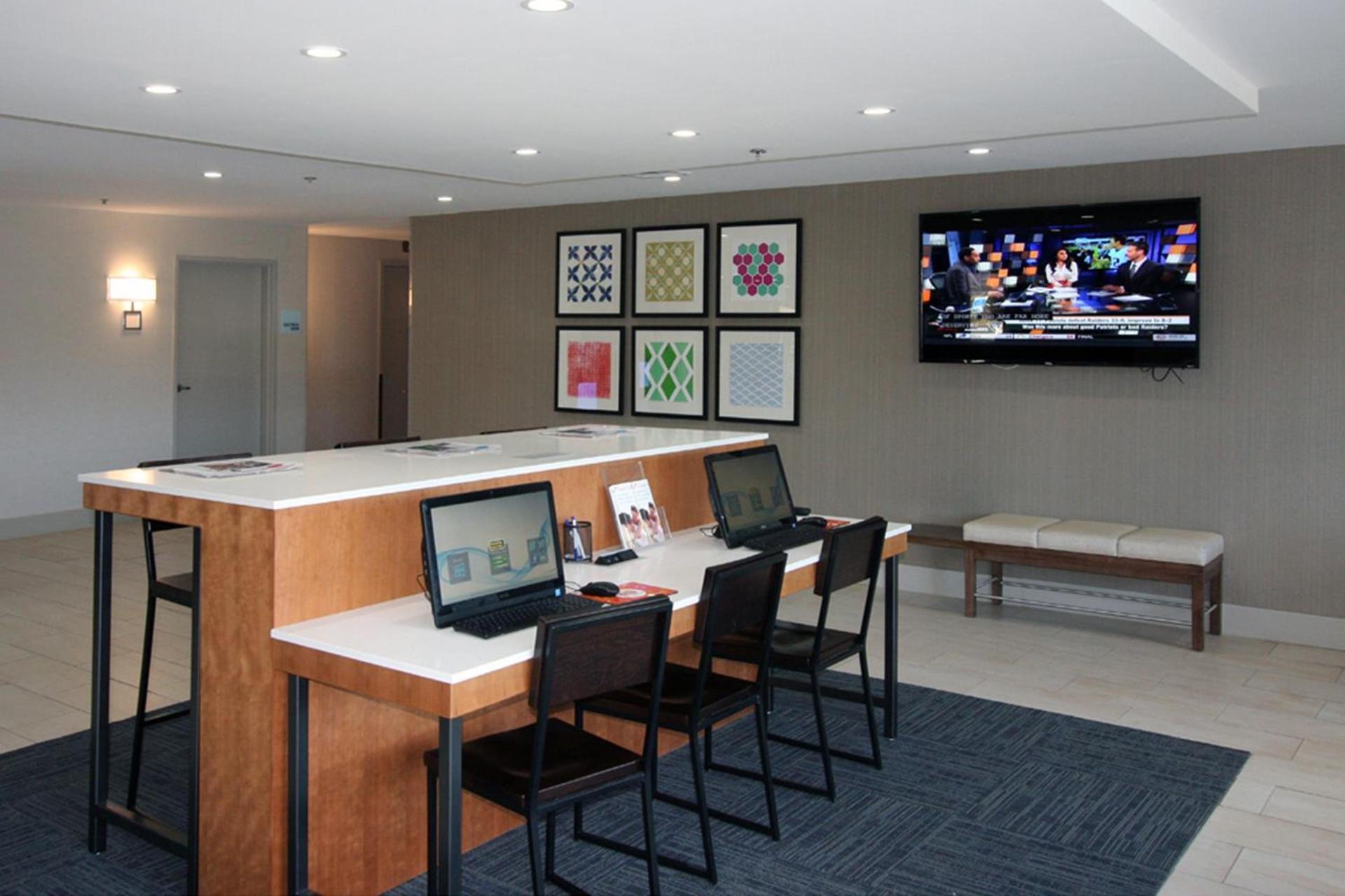 Holiday Inn Express Branford-New Haven by IHG photo 10