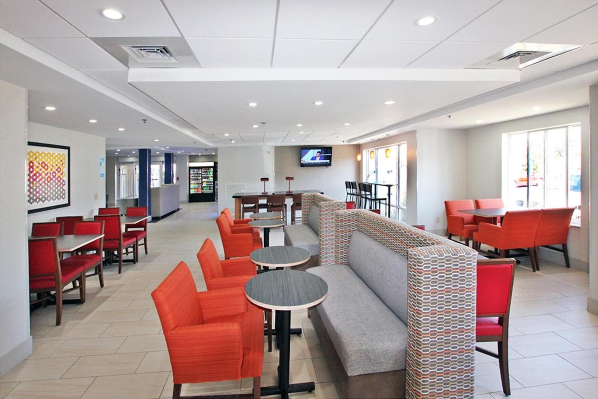 Holiday Inn Express Branford-New Haven by IHG photo 33
