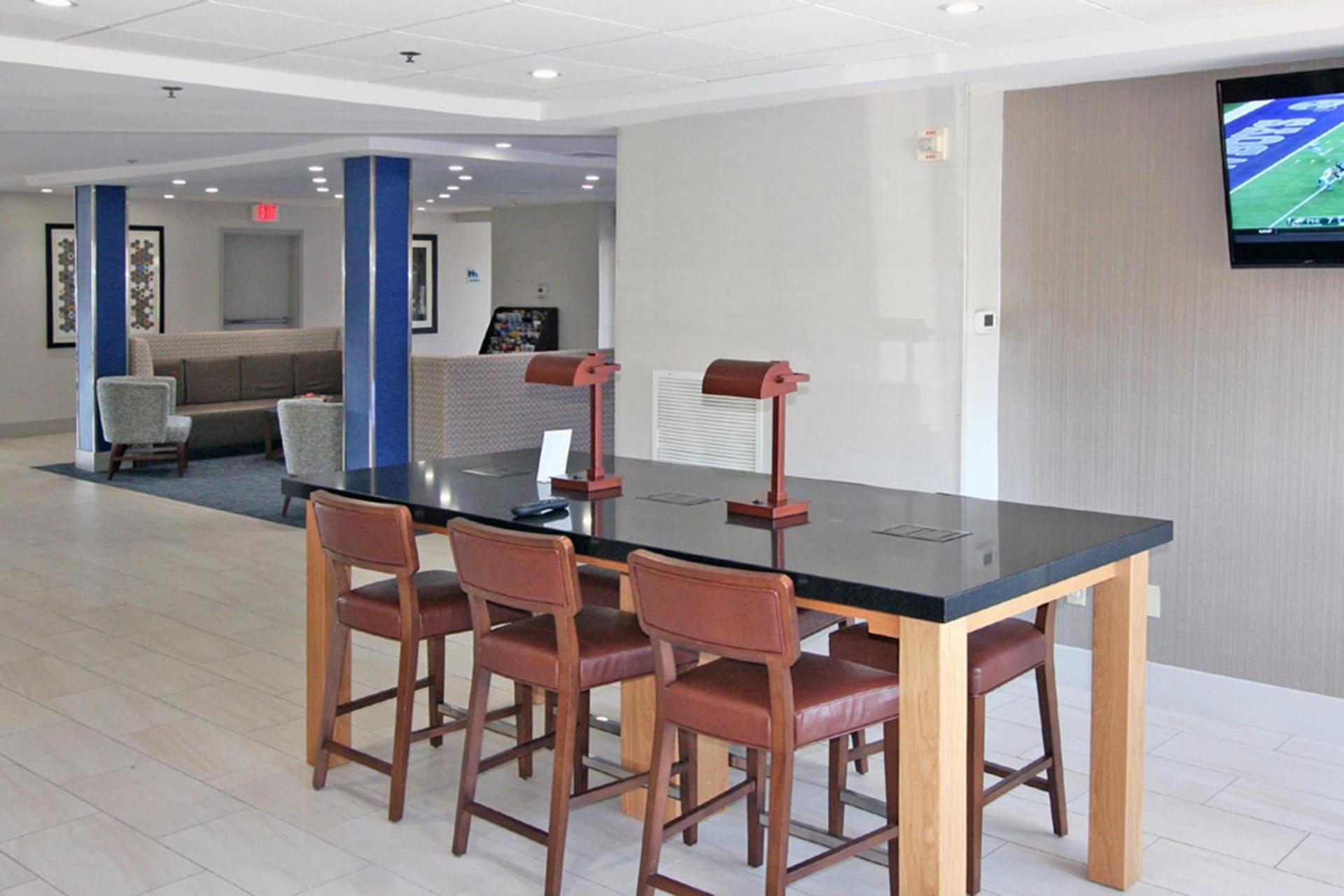 Holiday Inn Express Branford-New Haven by IHG photo 43