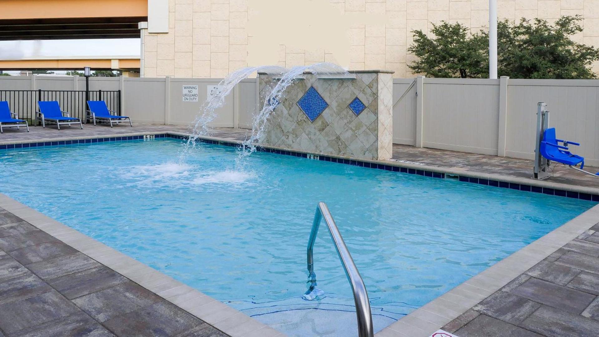 Holiday Inn Express & Suites - Tampa East - Ybor City by IHG photo 11