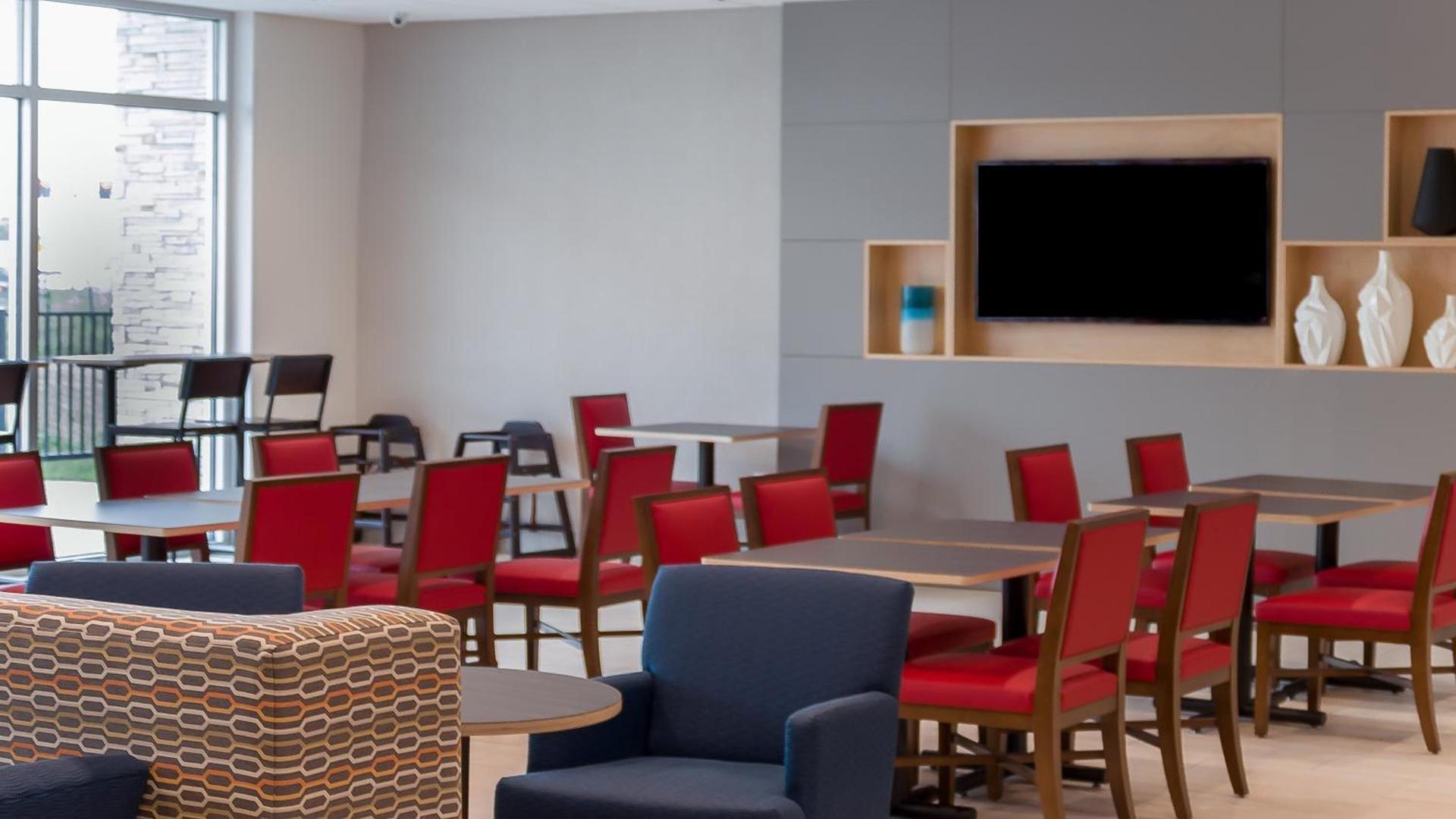 Holiday Inn Express & Suites - Tampa East - Ybor City by IHG photo 9