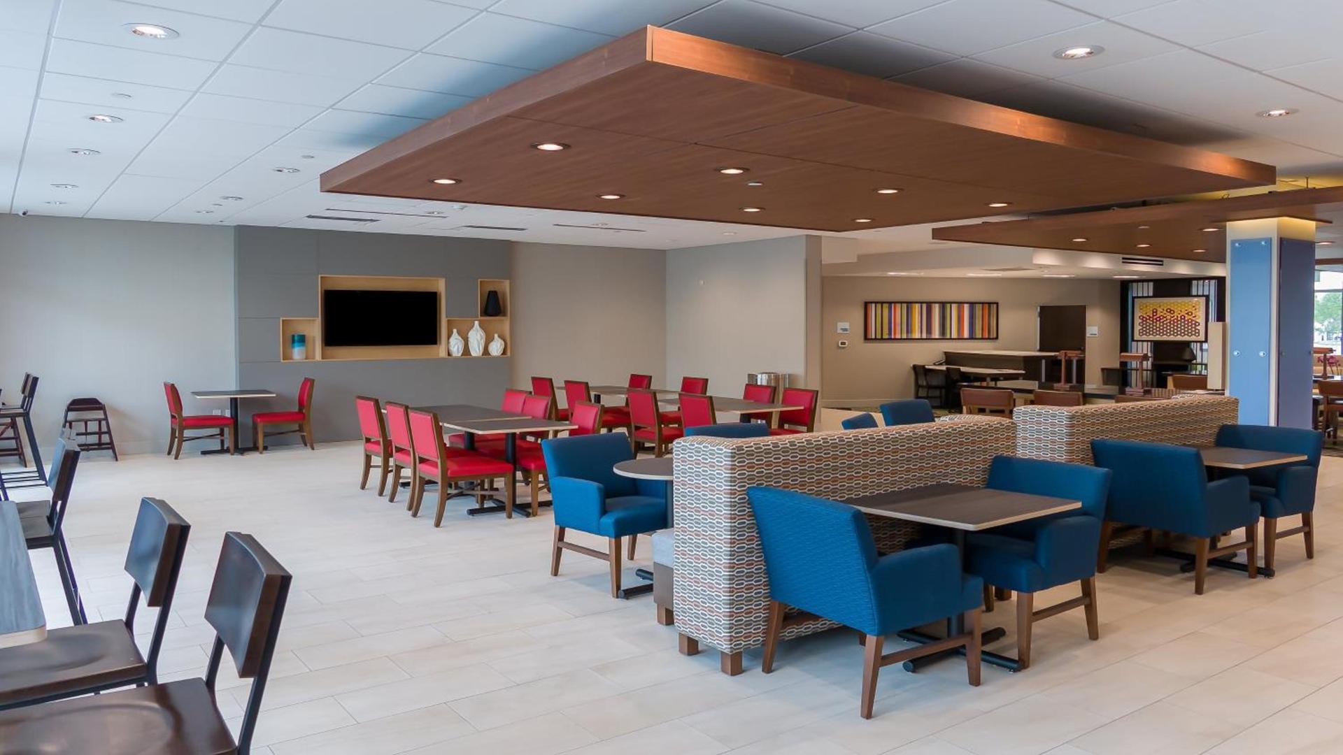 Holiday Inn Express & Suites - Tampa East - Ybor City by IHG photo 16