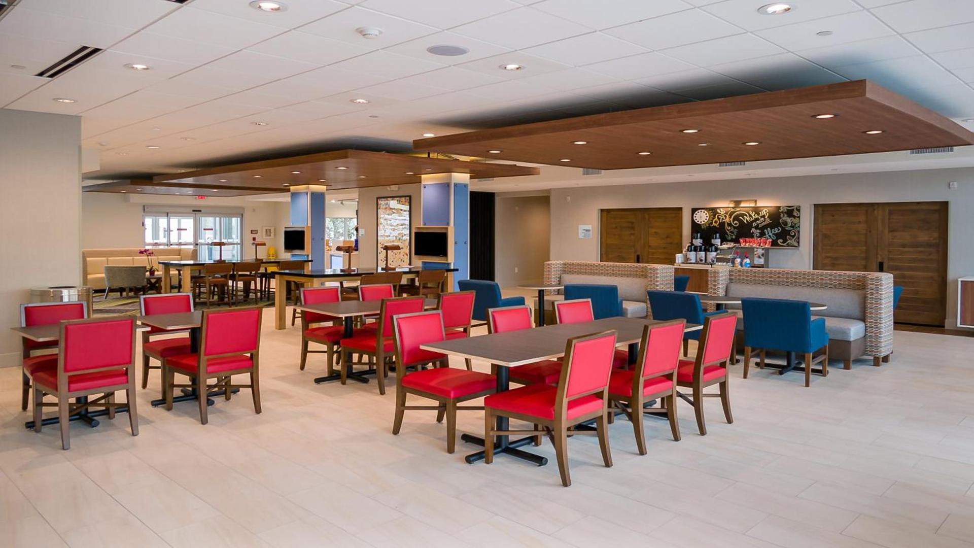 Holiday Inn Express & Suites - Tampa East - Ybor City by IHG photo 19