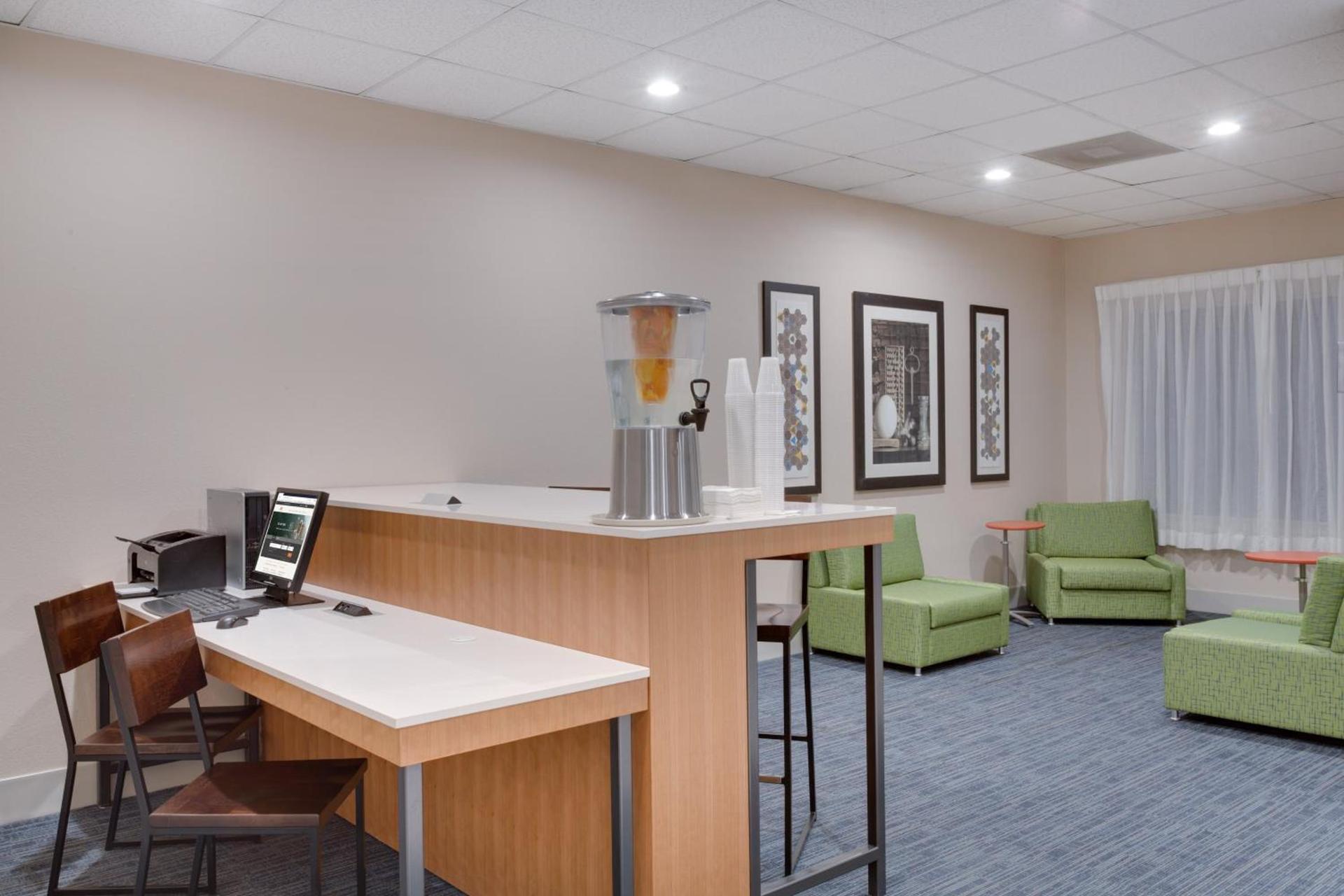 Holiday Inn Express Hotel & Suites Tampa-Fairgrounds-Casino by IHG photo 10