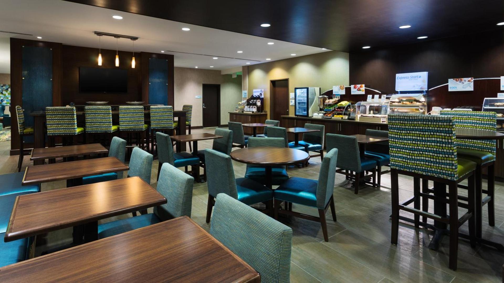 Holiday Inn Express & Suites Midland South I-20 by IHG photo 56