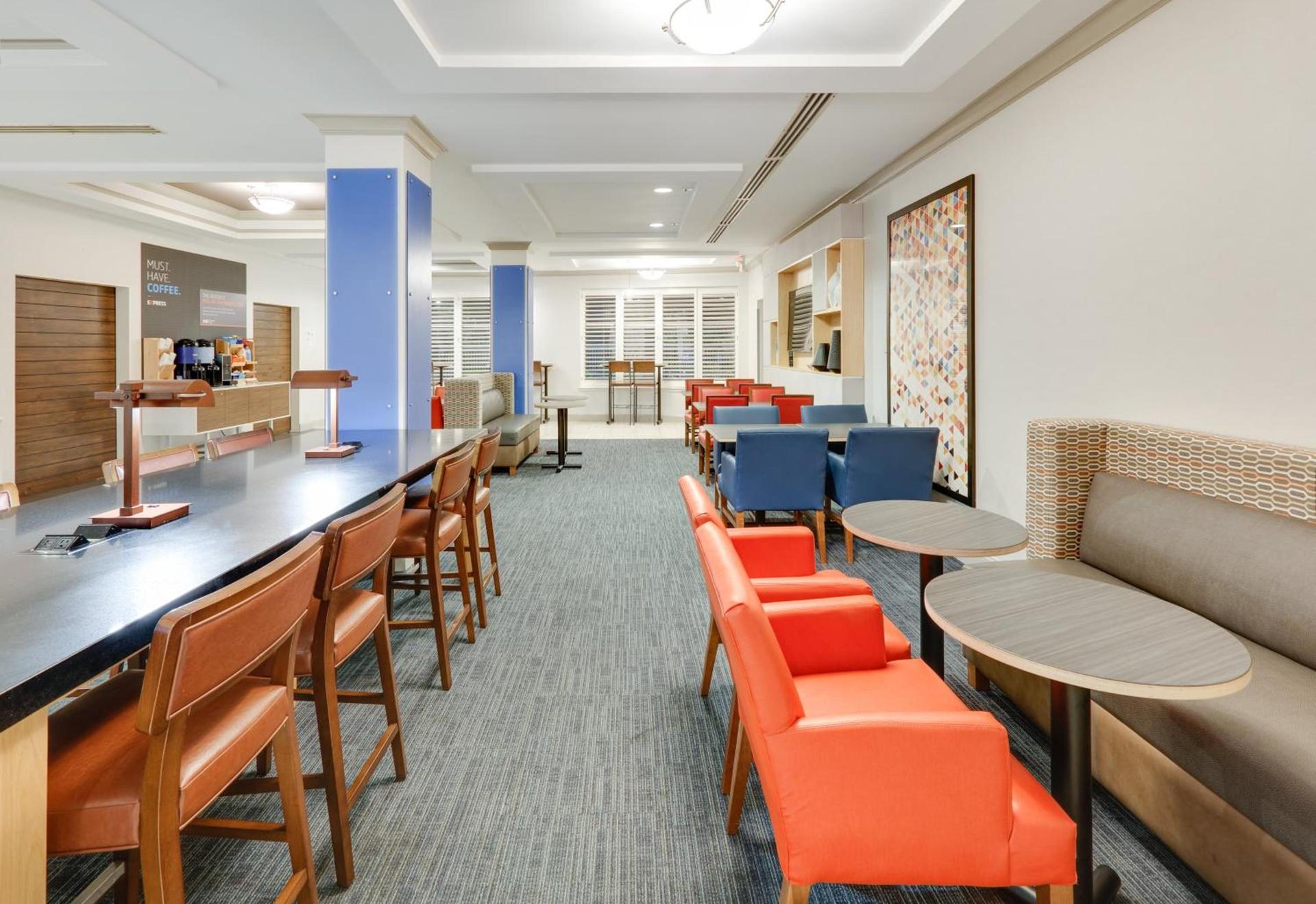 Holiday Inn Express Hotel & Suites Dublin by IHG photo 25