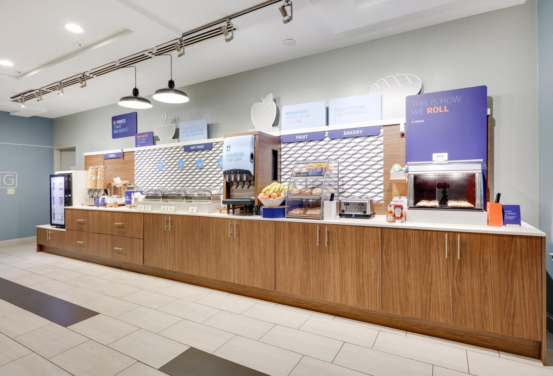 Holiday Inn Express Hotel & Suites Dublin by IHG photo 15
