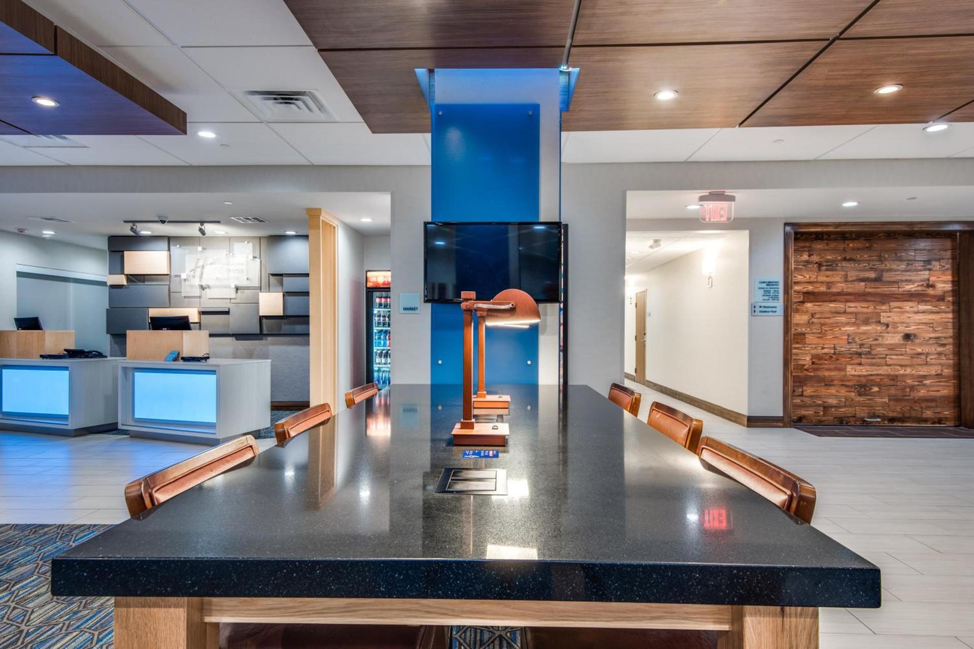 Holiday Inn Express & Suites Dallas North - Addison by IHG photo 20