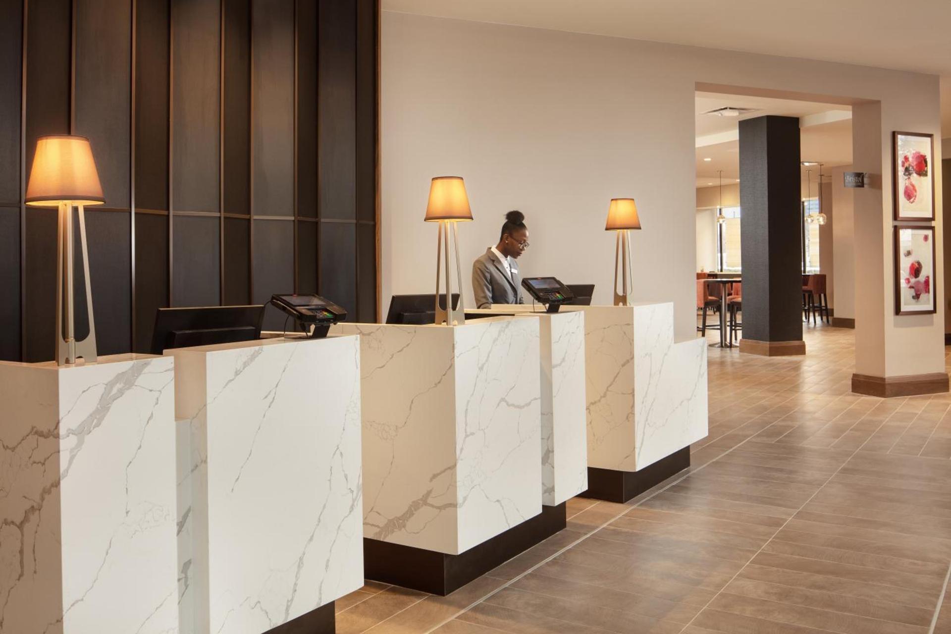 Crowne Plaza Dallas Market Ctr - Love Field, an IHG Hotel photo 7