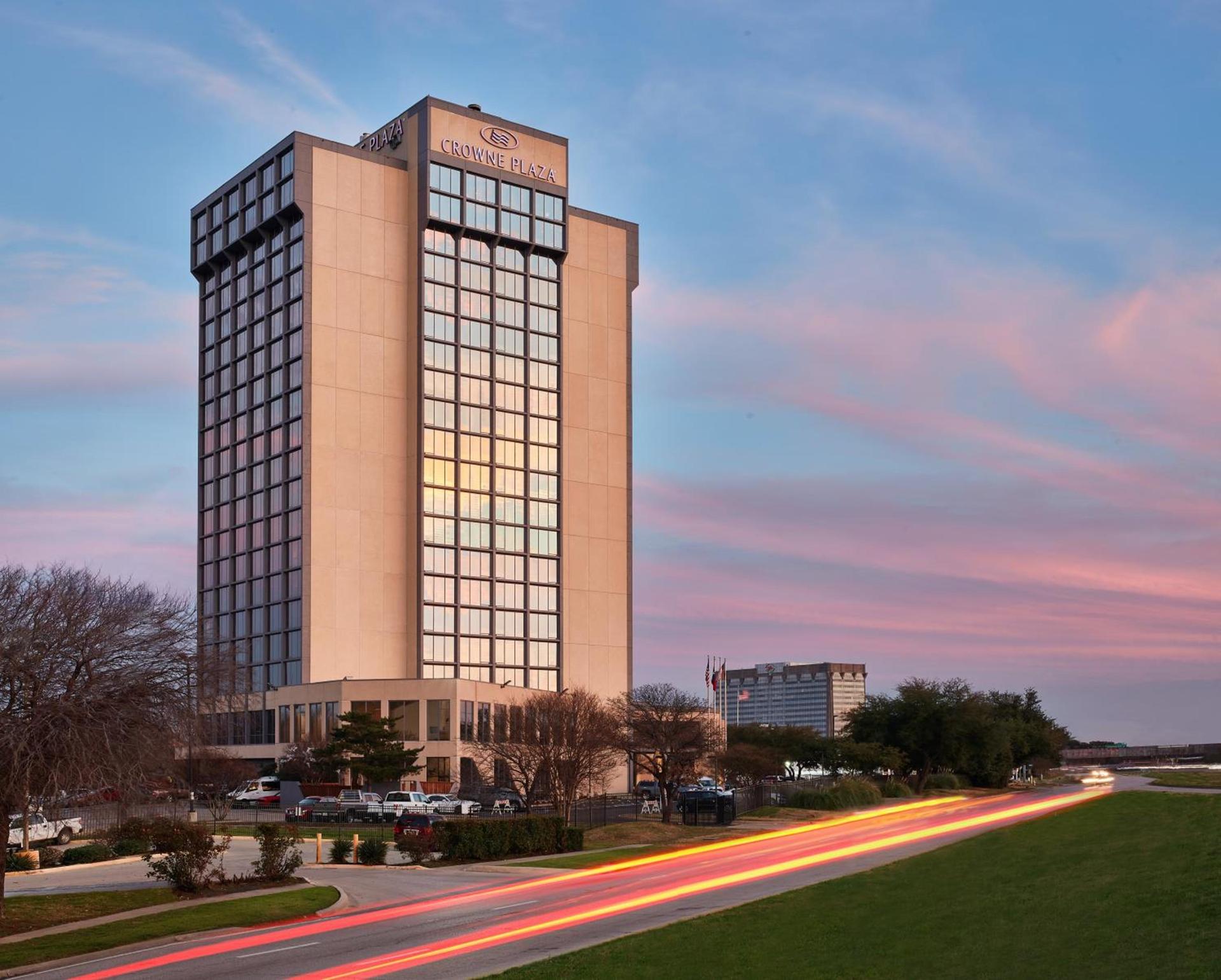 Crowne Plaza Dallas Market Ctr - Love Field, an IHG Hotel photo 1
