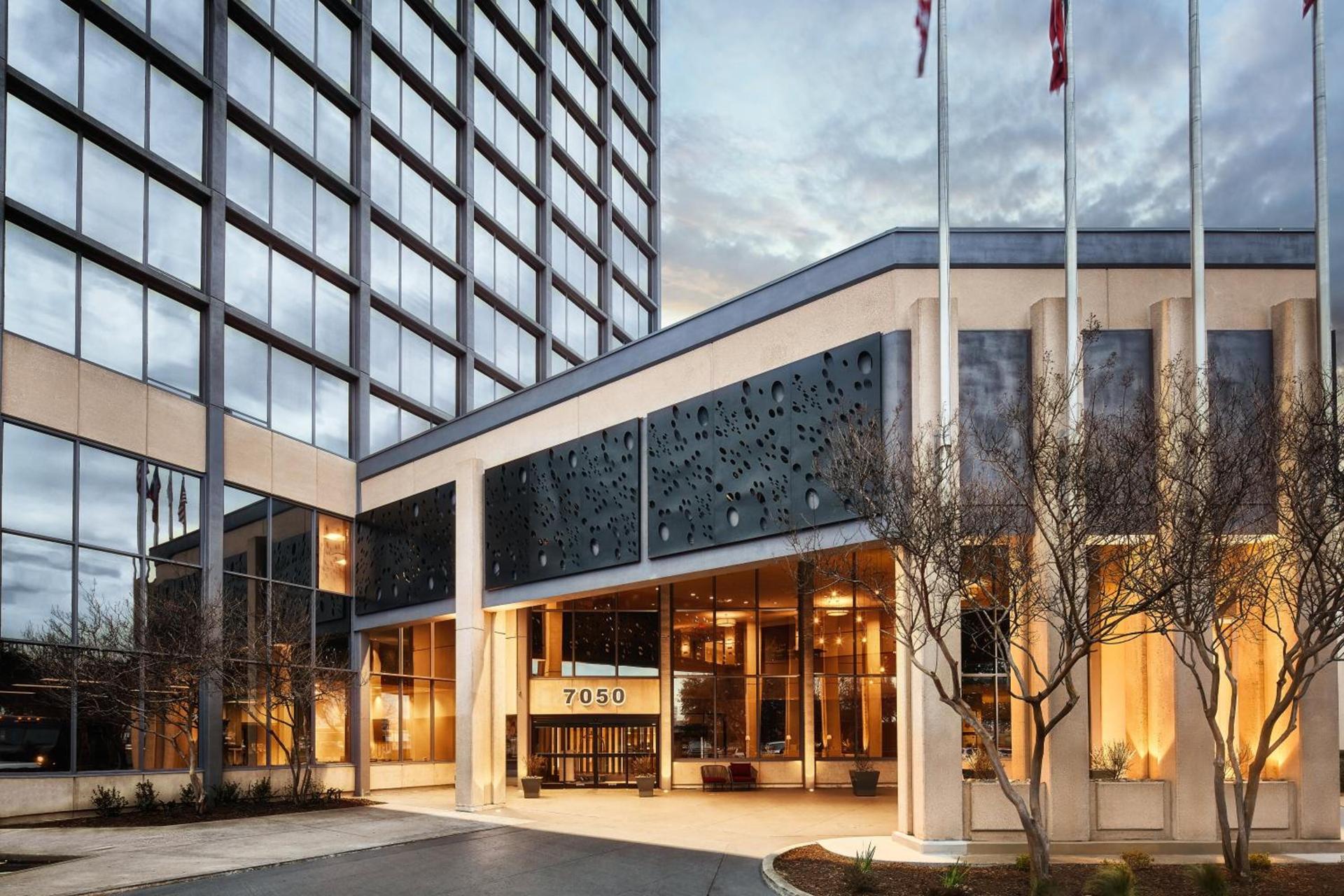 Crowne Plaza Dallas Market Ctr - Love Field, an IHG Hotel photo 25