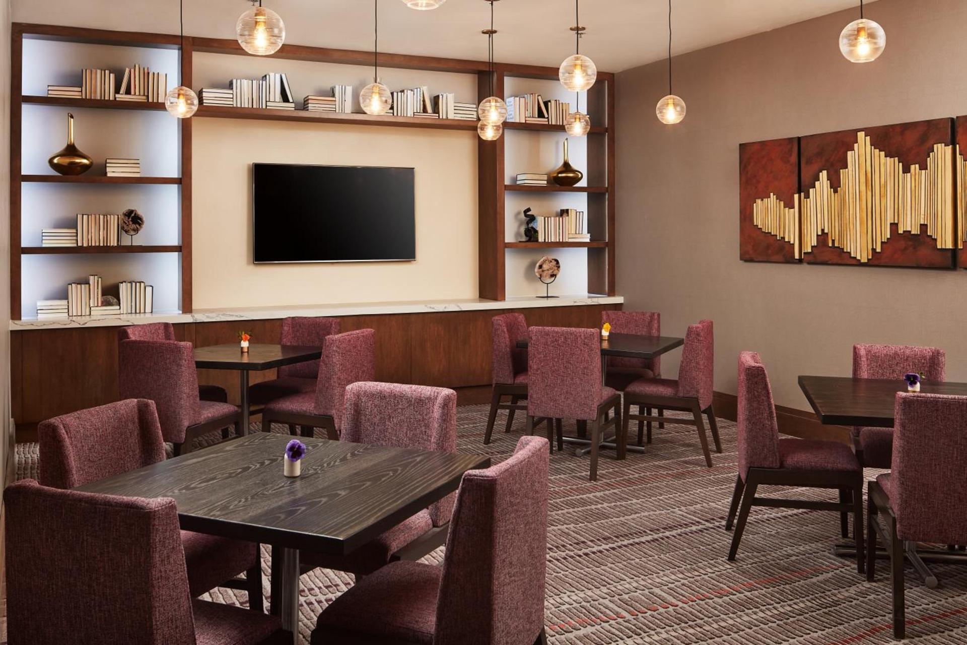 Crowne Plaza Dallas Market Ctr - Love Field, an IHG Hotel photo 13