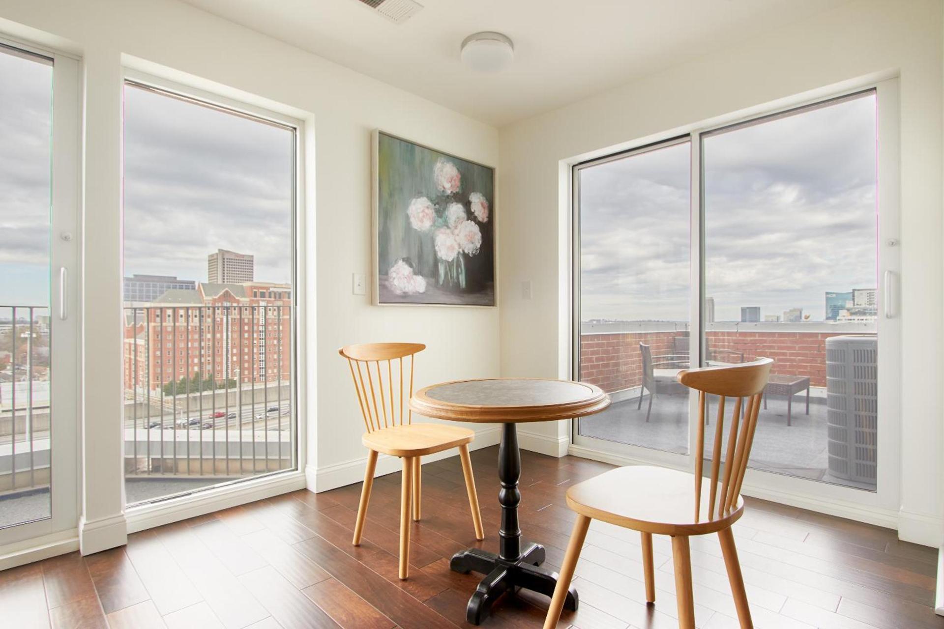 Baltimore Place photo 9
