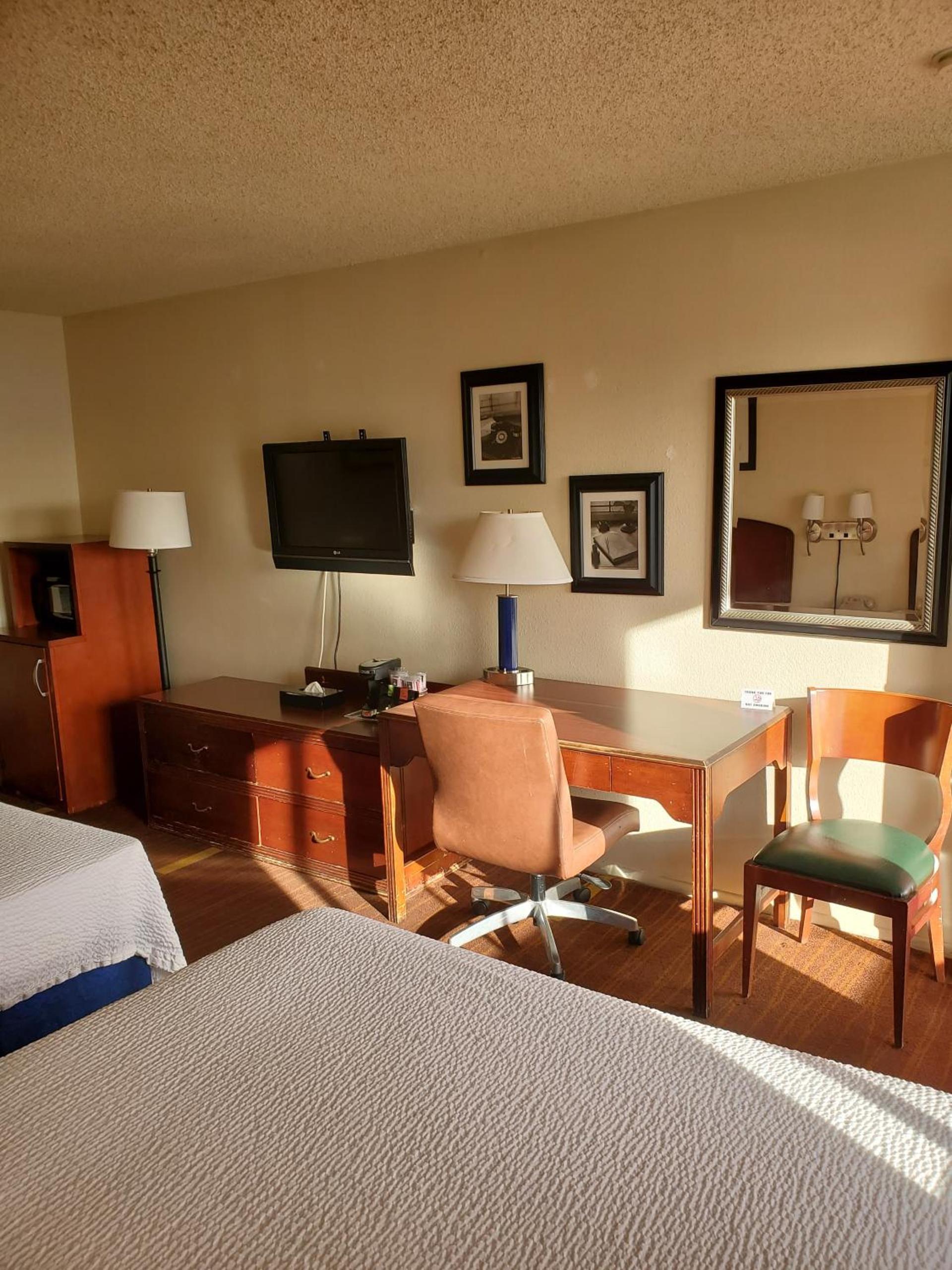 Eunice Plaza Motel photo 30