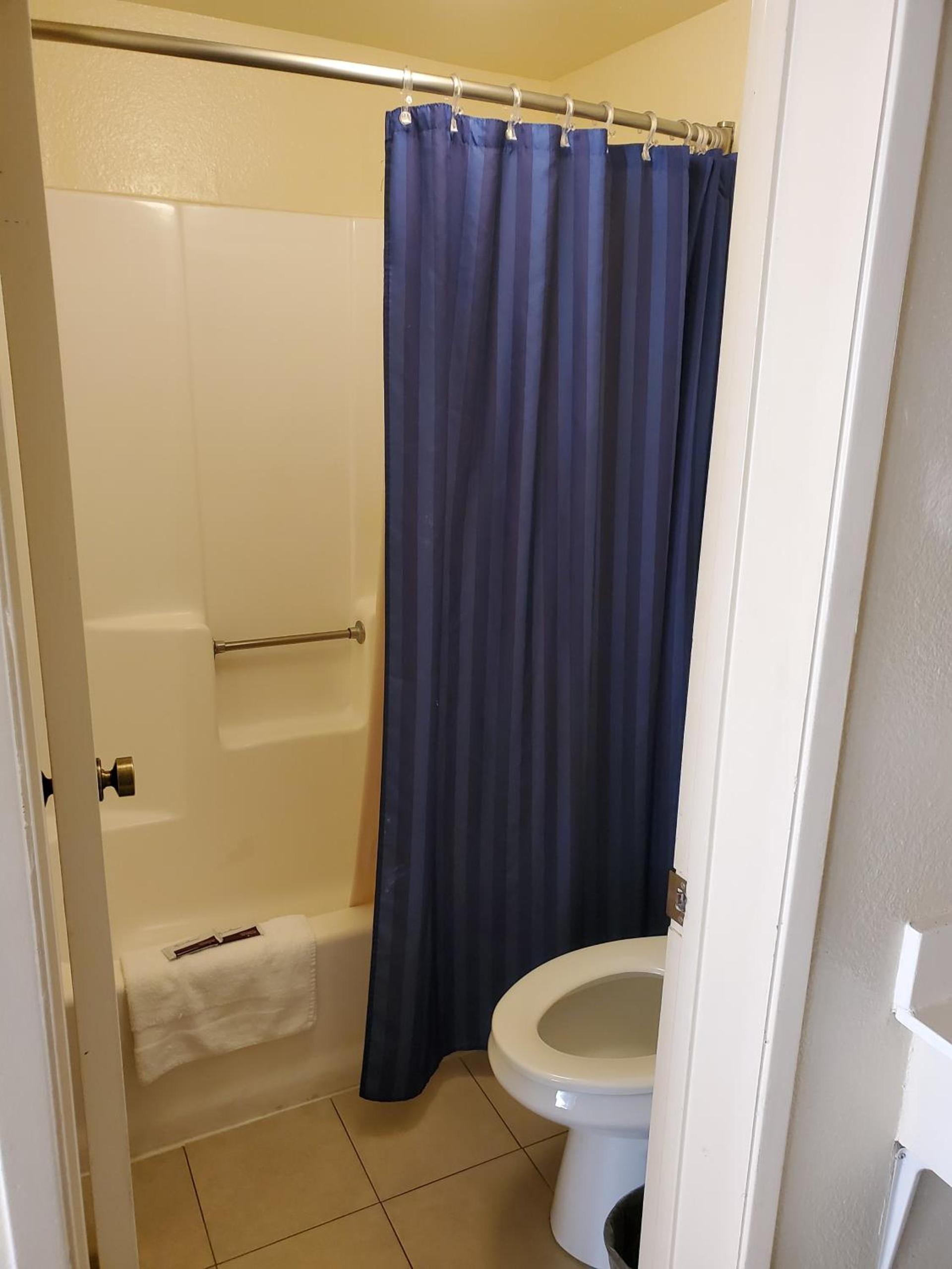 Eunice Plaza Motel photo 23