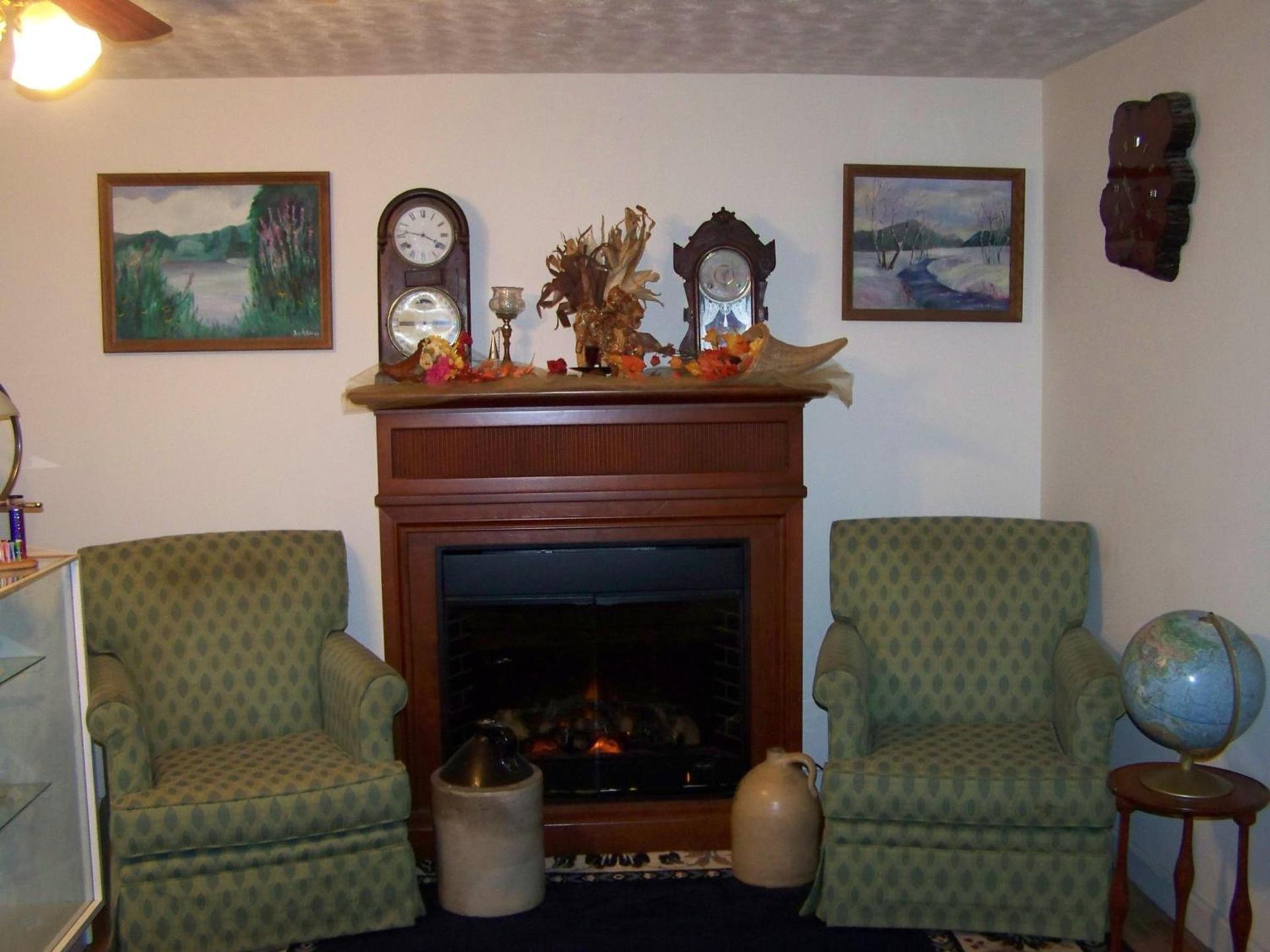 Golden Knight Inn and Suites photo 66