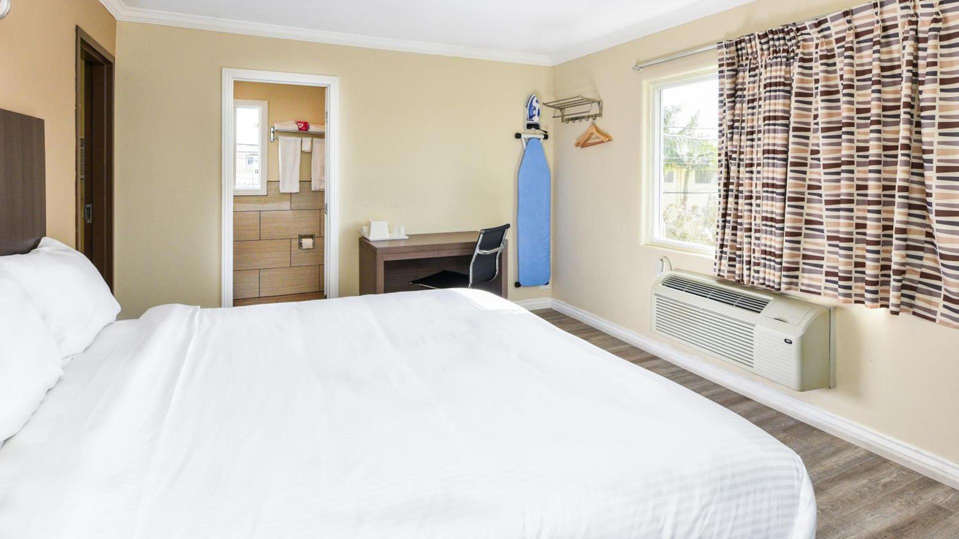 Sea Rock Inn - Long Beach photo 35