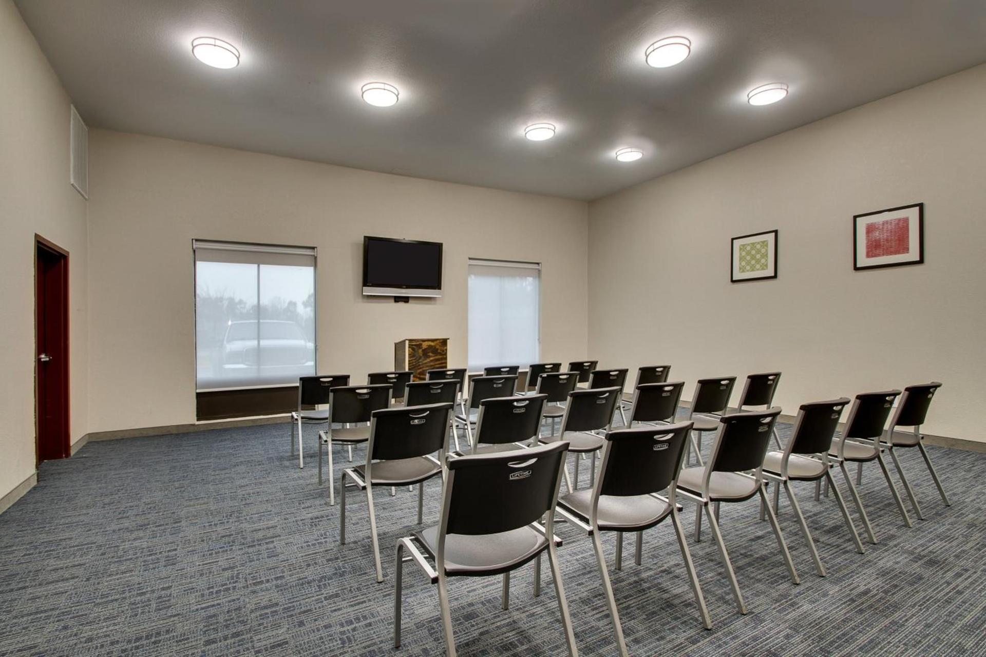 Holiday Inn Express & Suites Laurel by IHG photo 20