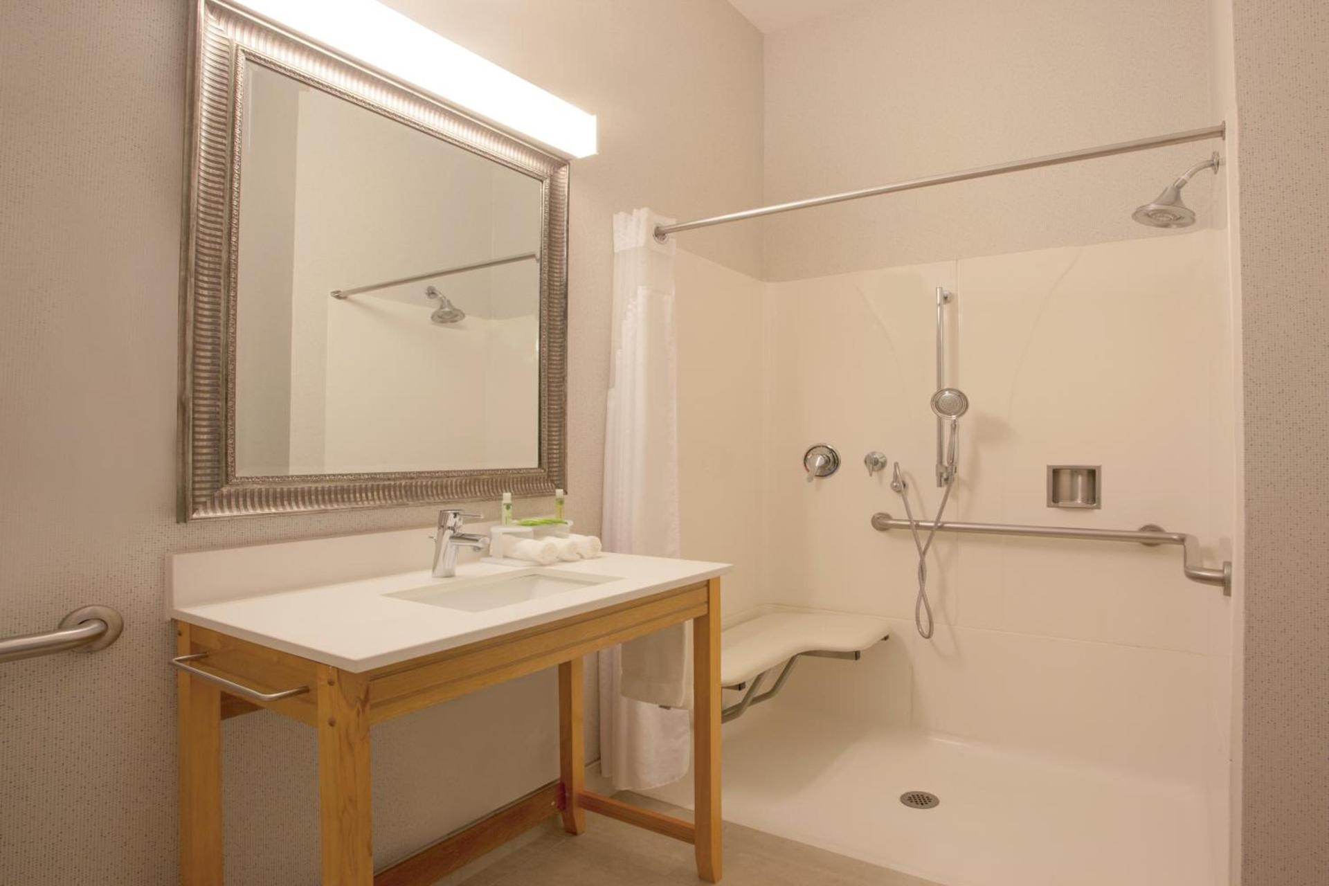 Holiday Inn Express Davis-University Area by IHG photo 43