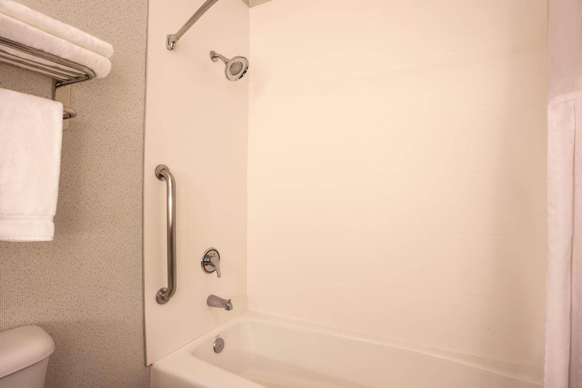 Holiday Inn Express Davis-University Area by IHG photo 40