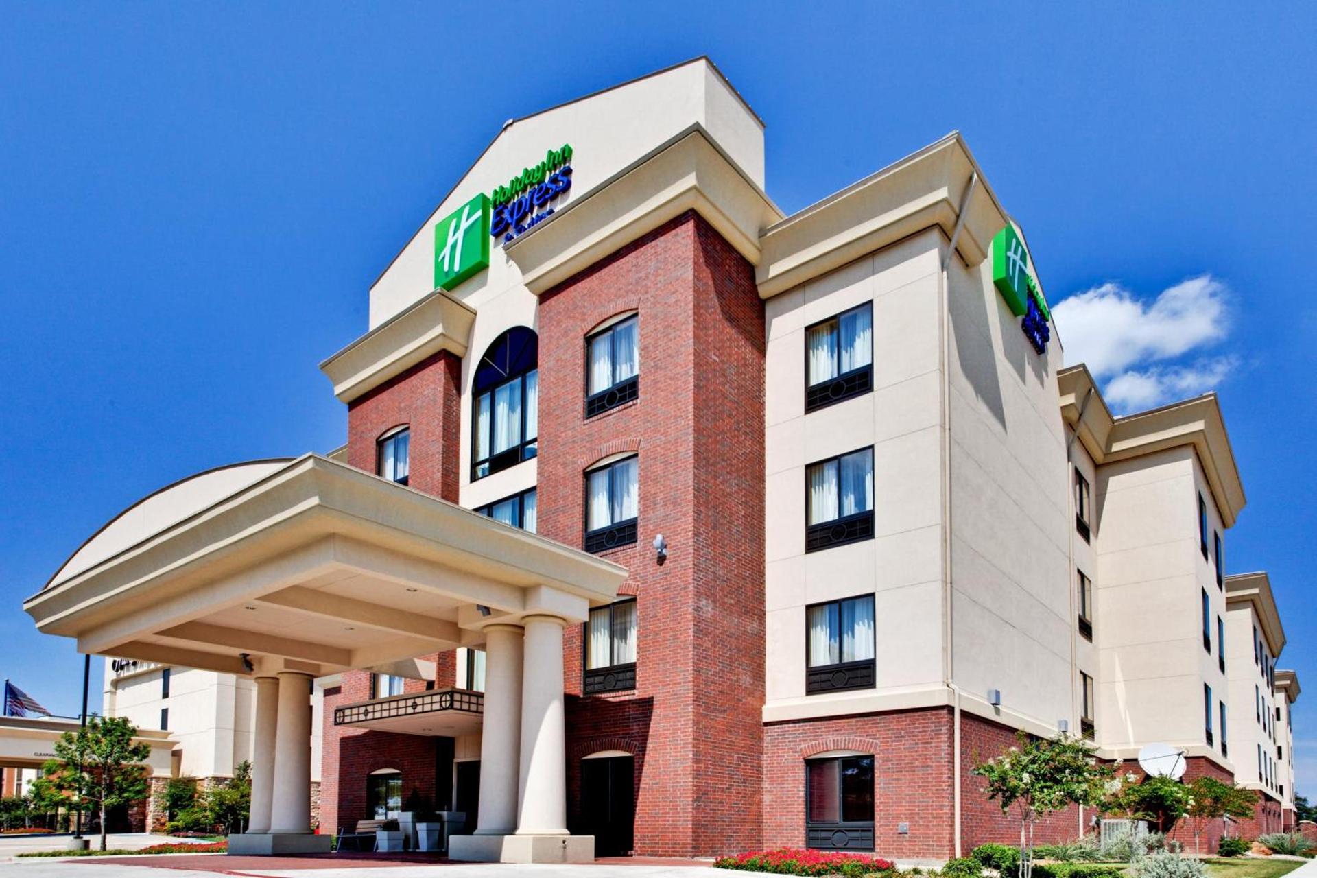 Holiday Inn Express Hotel & Suites DFW West - Hurst by IHG — hotel in Hurst
