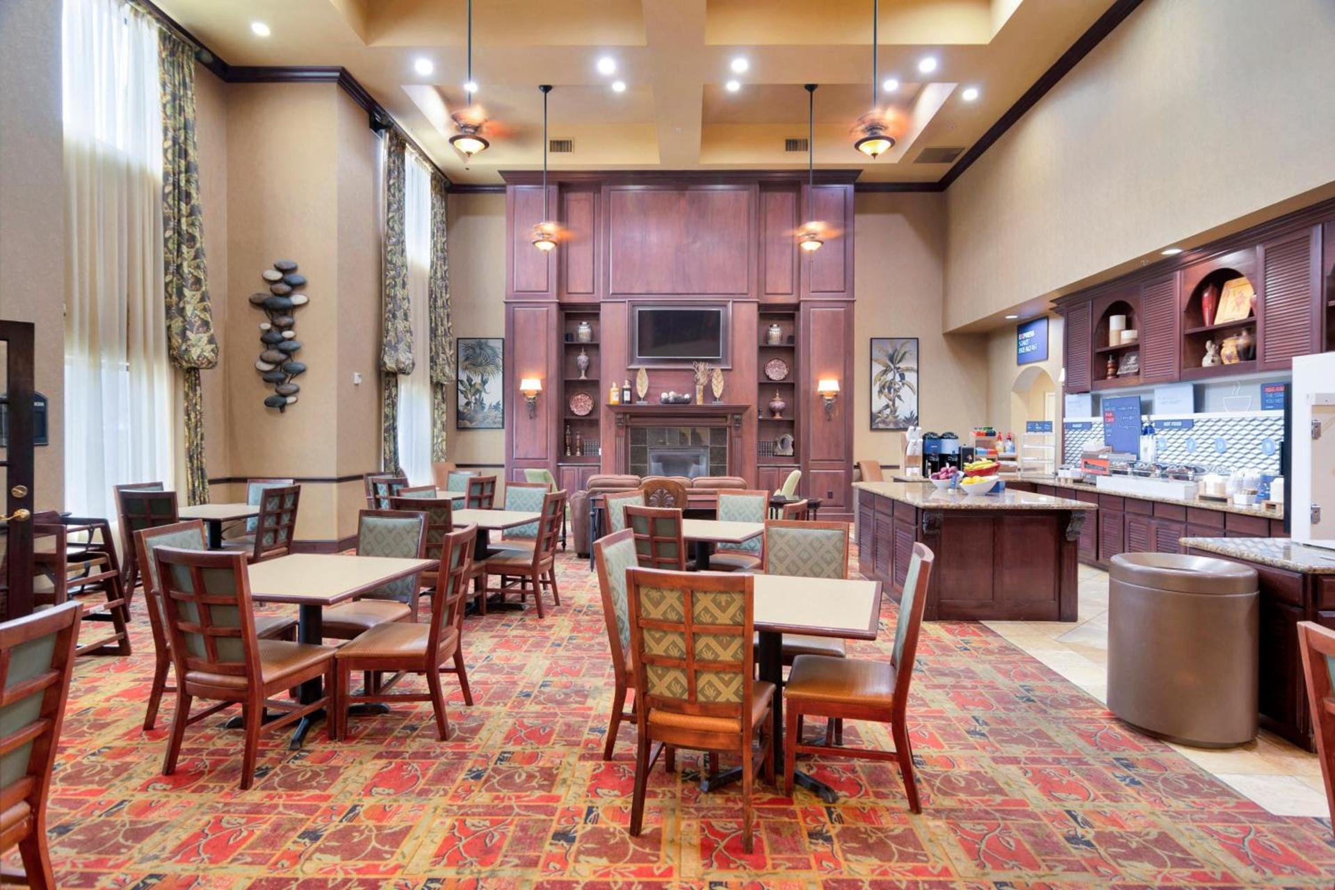 Holiday Inn Express Hotel & Suites DFW West - Hurst by IHG photo 11