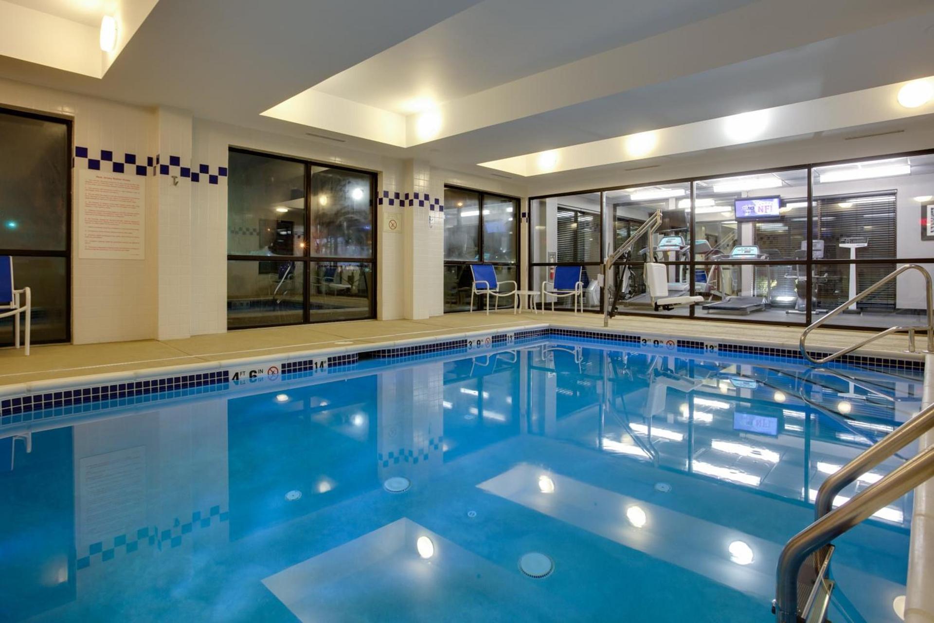 Holiday Inn Express Hotel & Suites Meadowlands Area by IHG photo 27