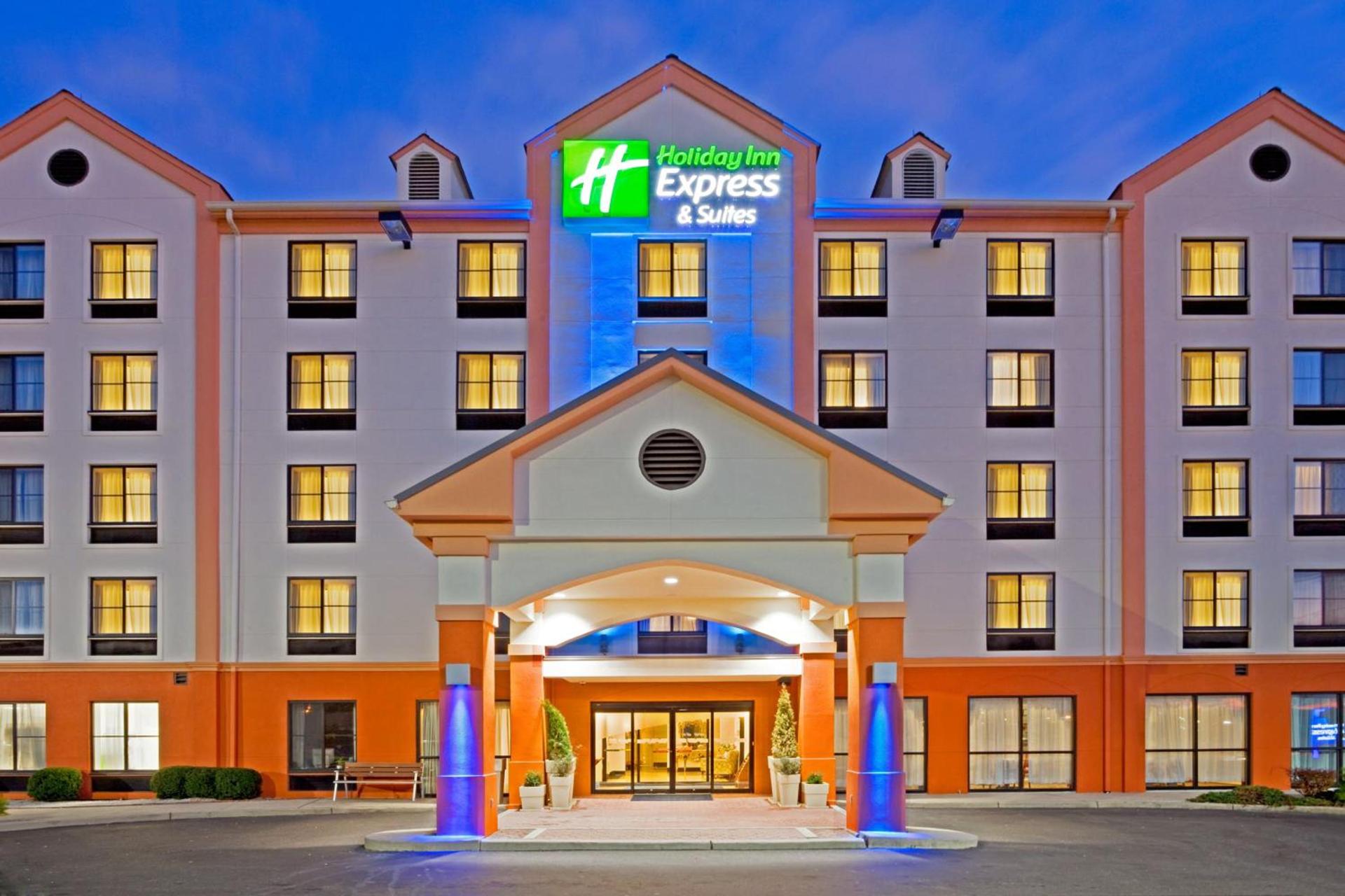 Holiday Inn Express Hotel & Suites Meadowlands Area by IHG photo 30