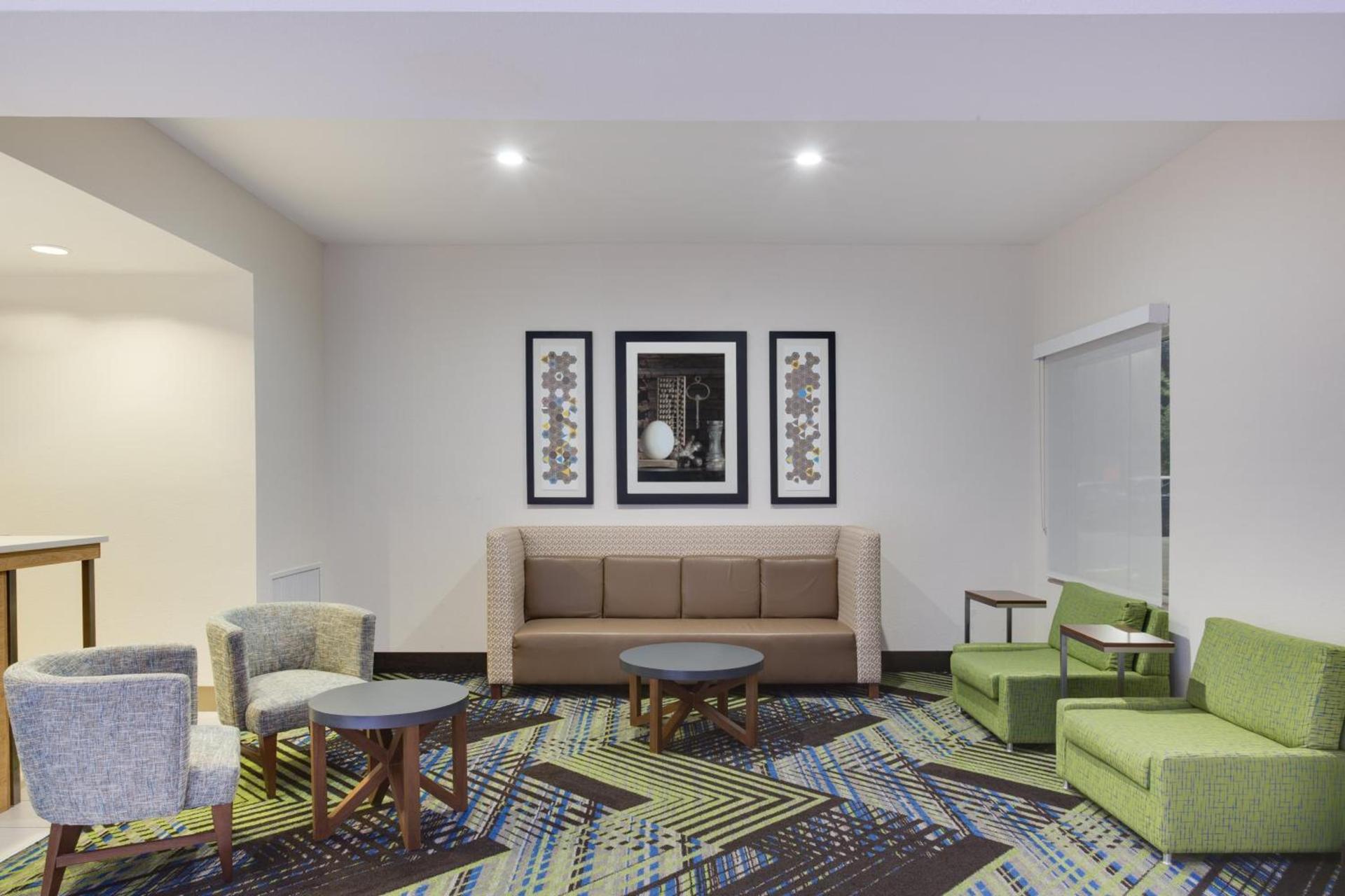Holiday Inn Express & Suites. by IHG photo 31