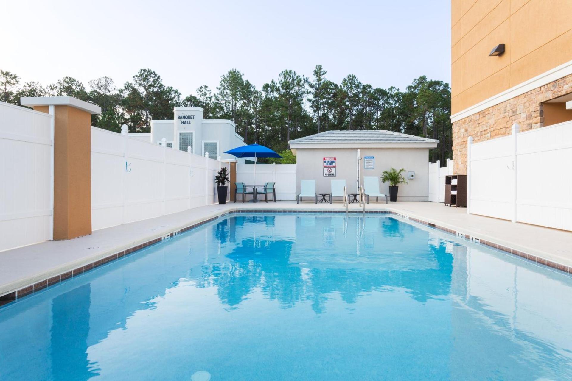 Holiday Inn Express & Suites. by IHG photo 8