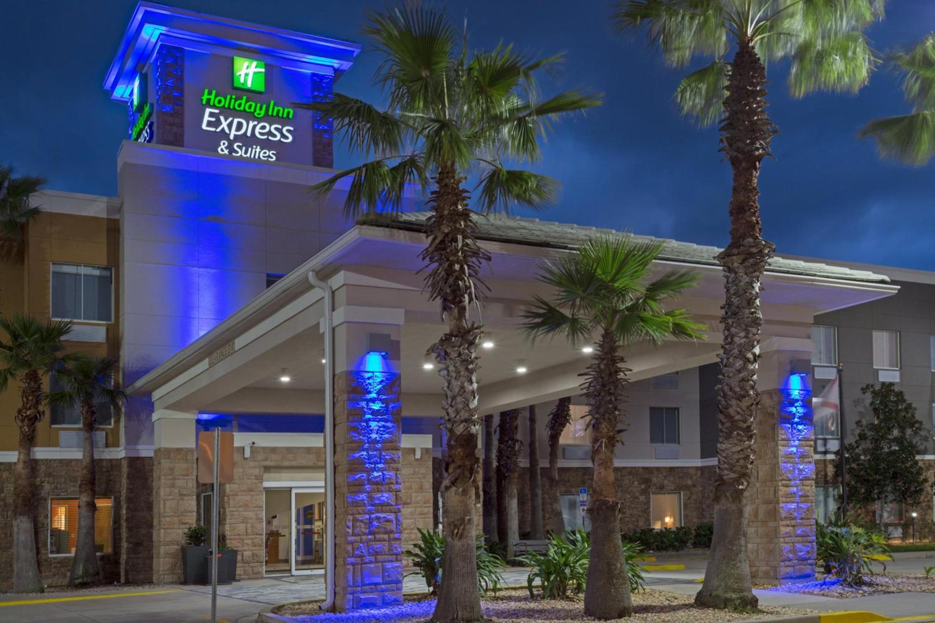 Holiday Inn Express & Suites. by IHG photo 2