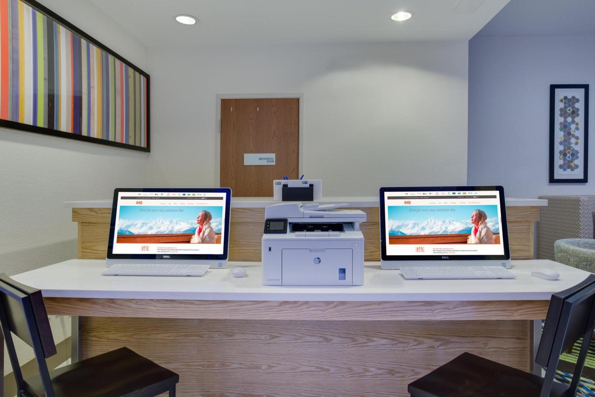 Holiday Inn Express & Suites. by IHG photo 26