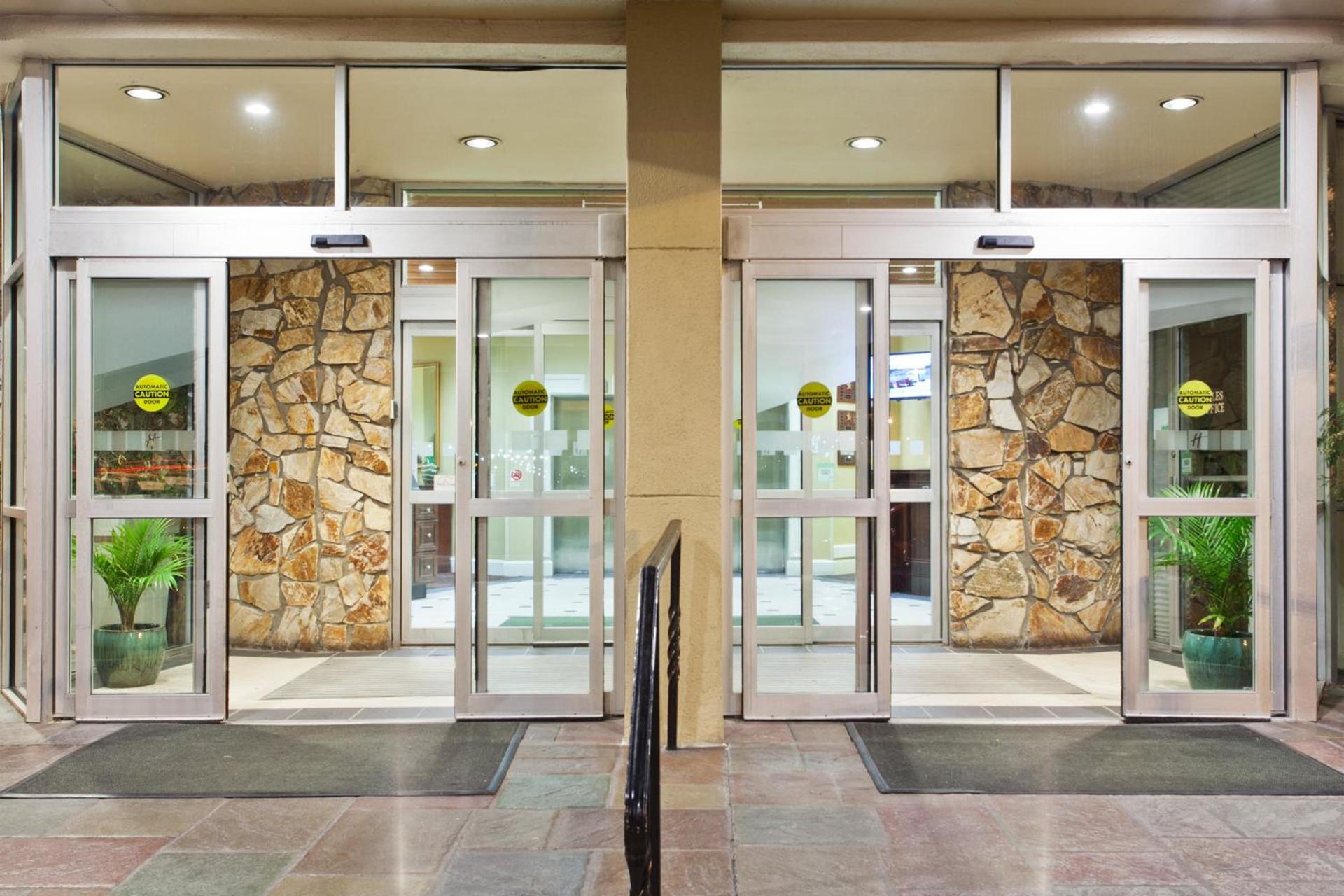 Holiday Inn Charleston-Riverview by IHG photo 6